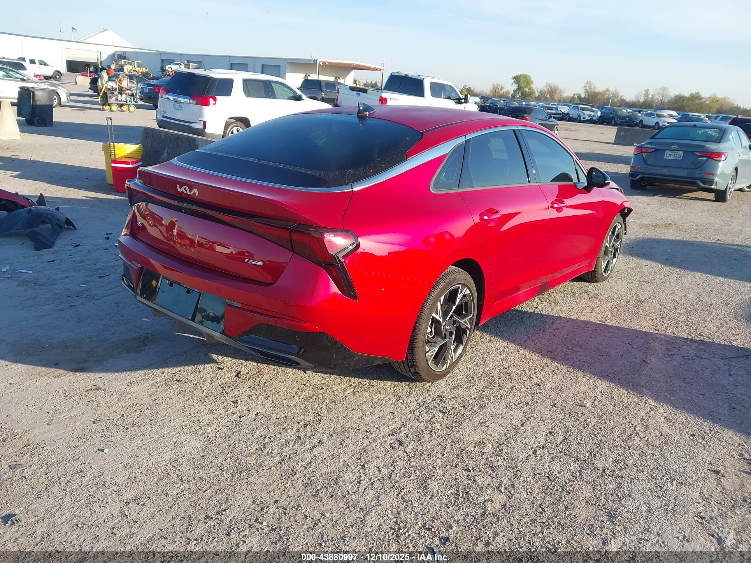 KIA K5 image 4