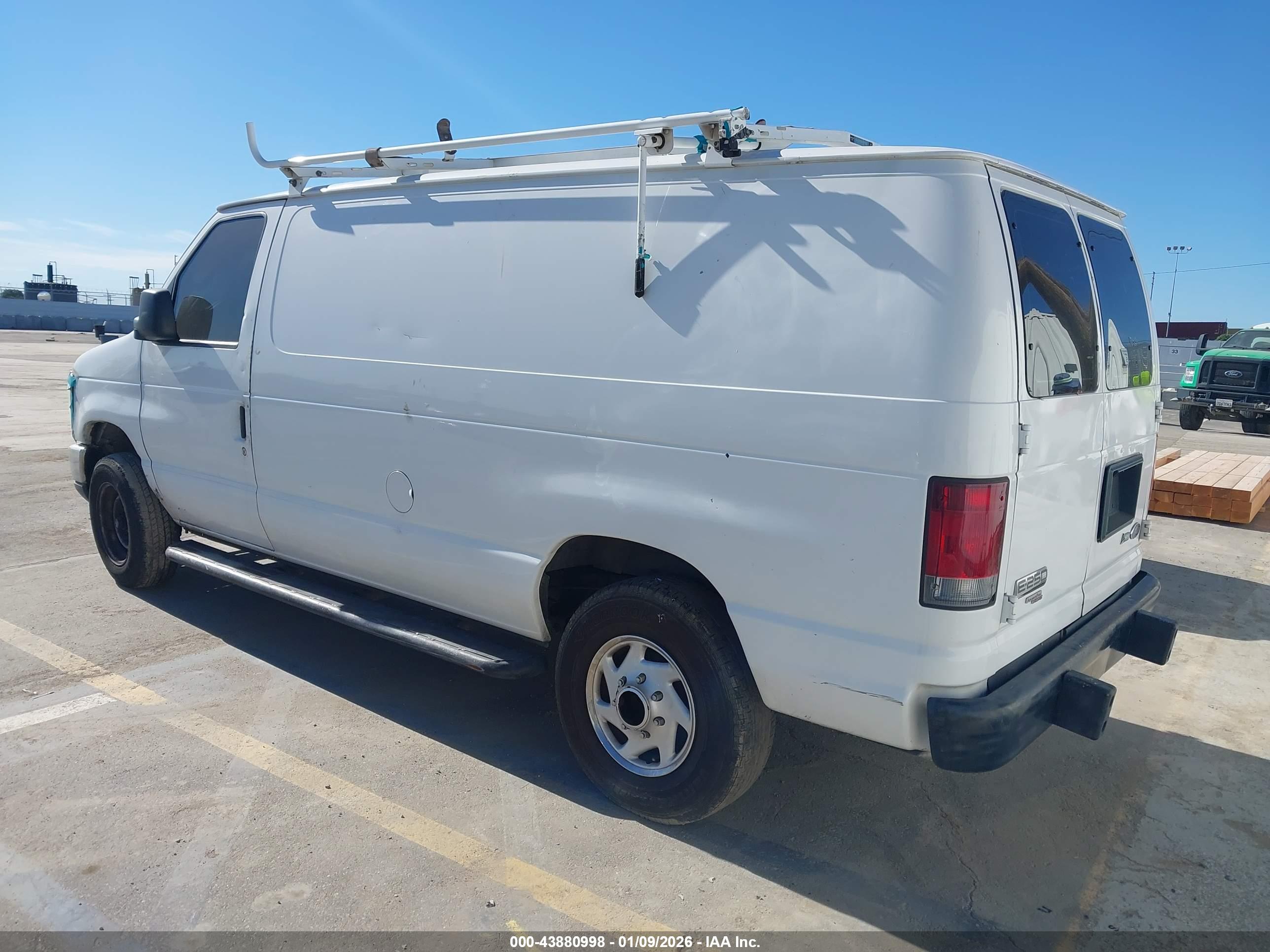 FORD E-250 image 3