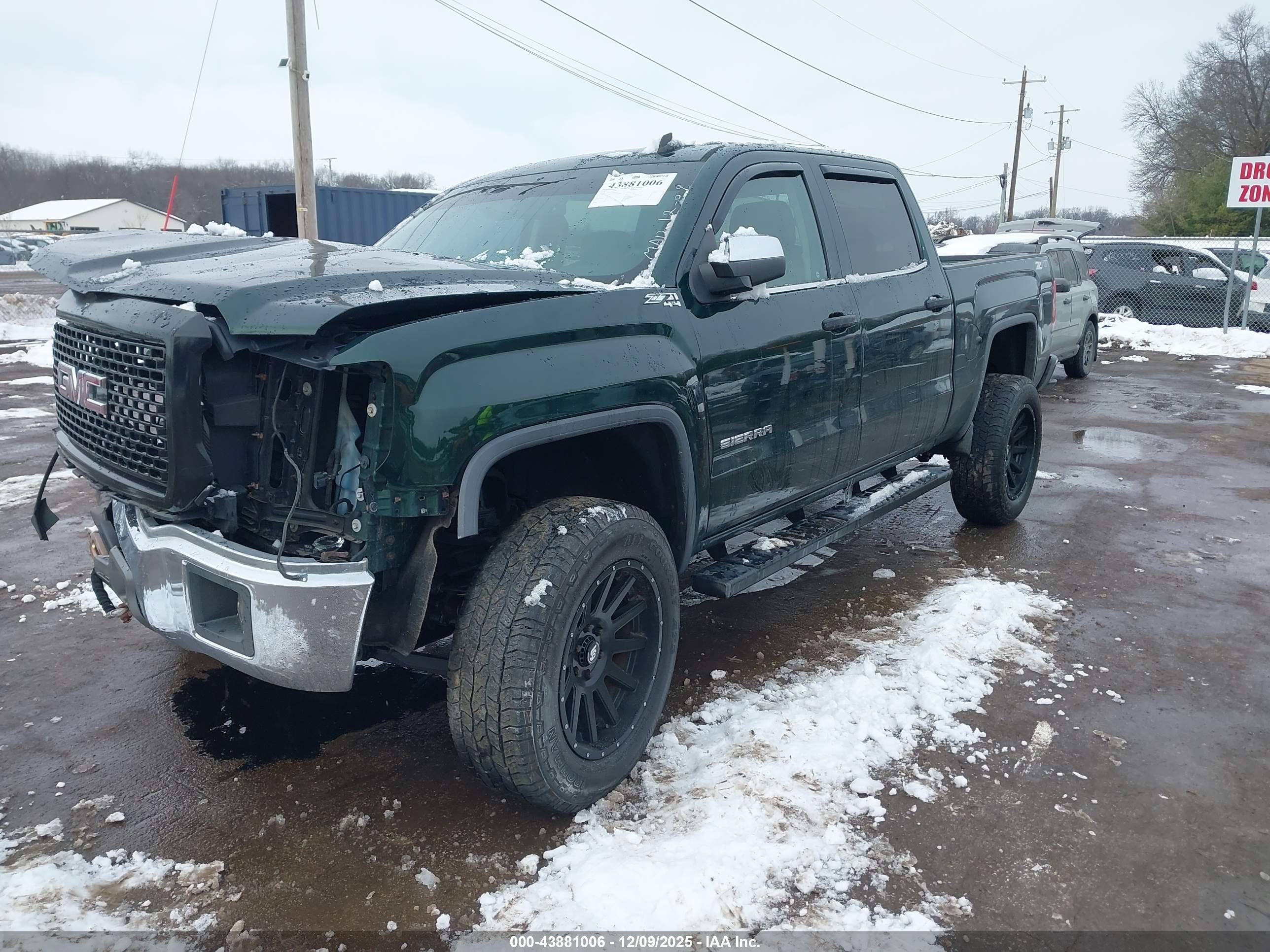 GMC SIERRA image 2