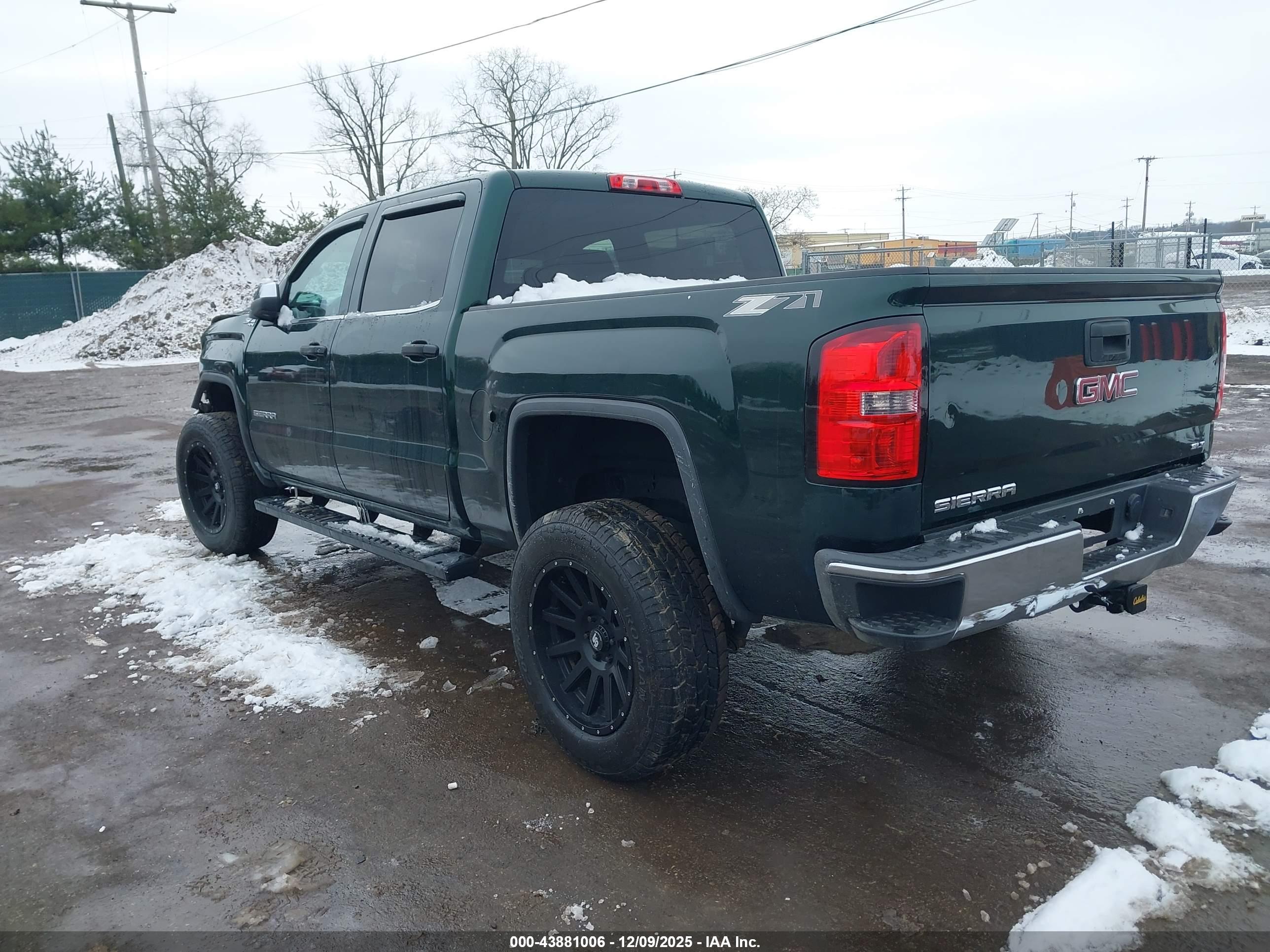 GMC SIERRA image 3