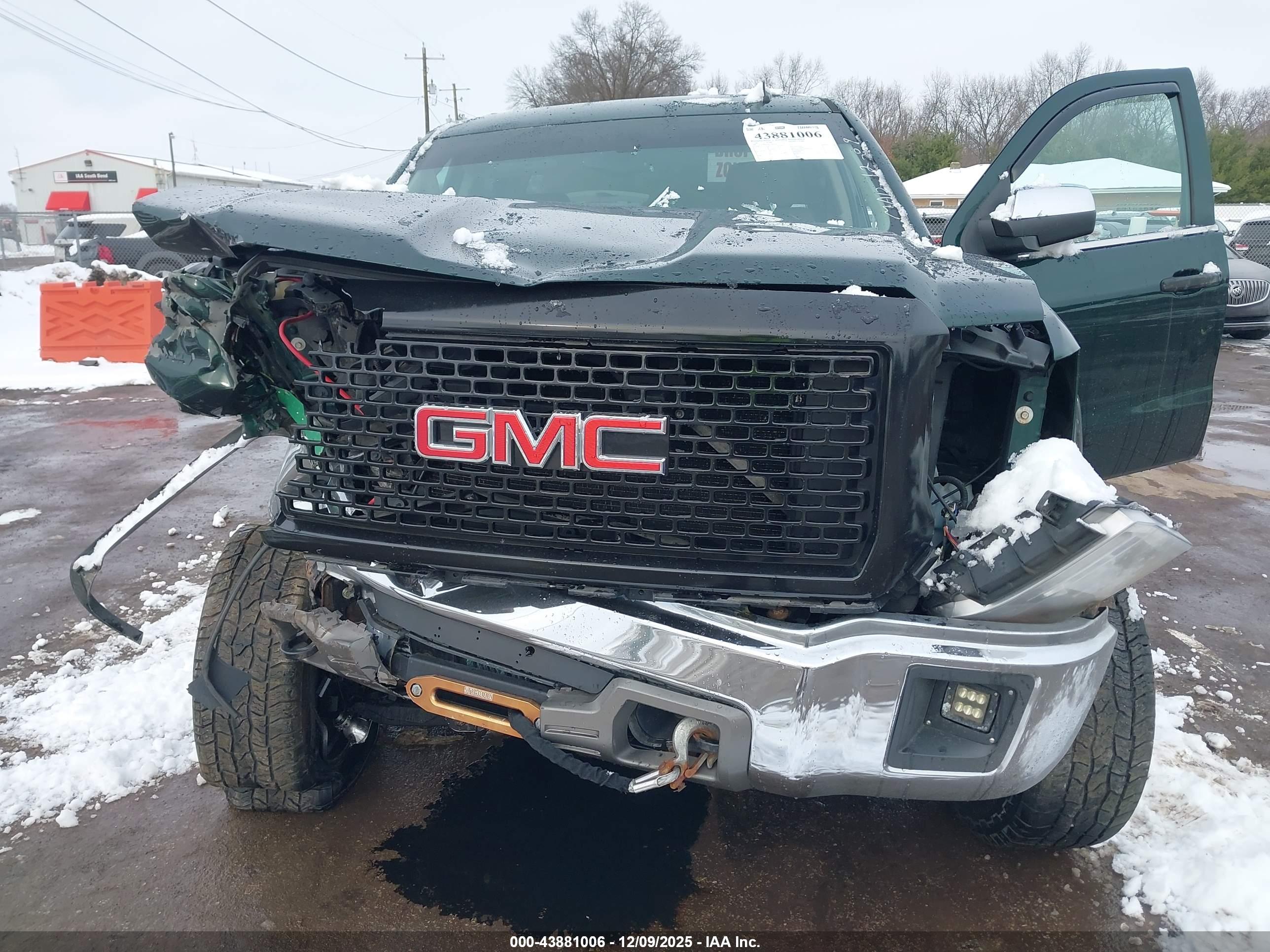 GMC SIERRA image 6