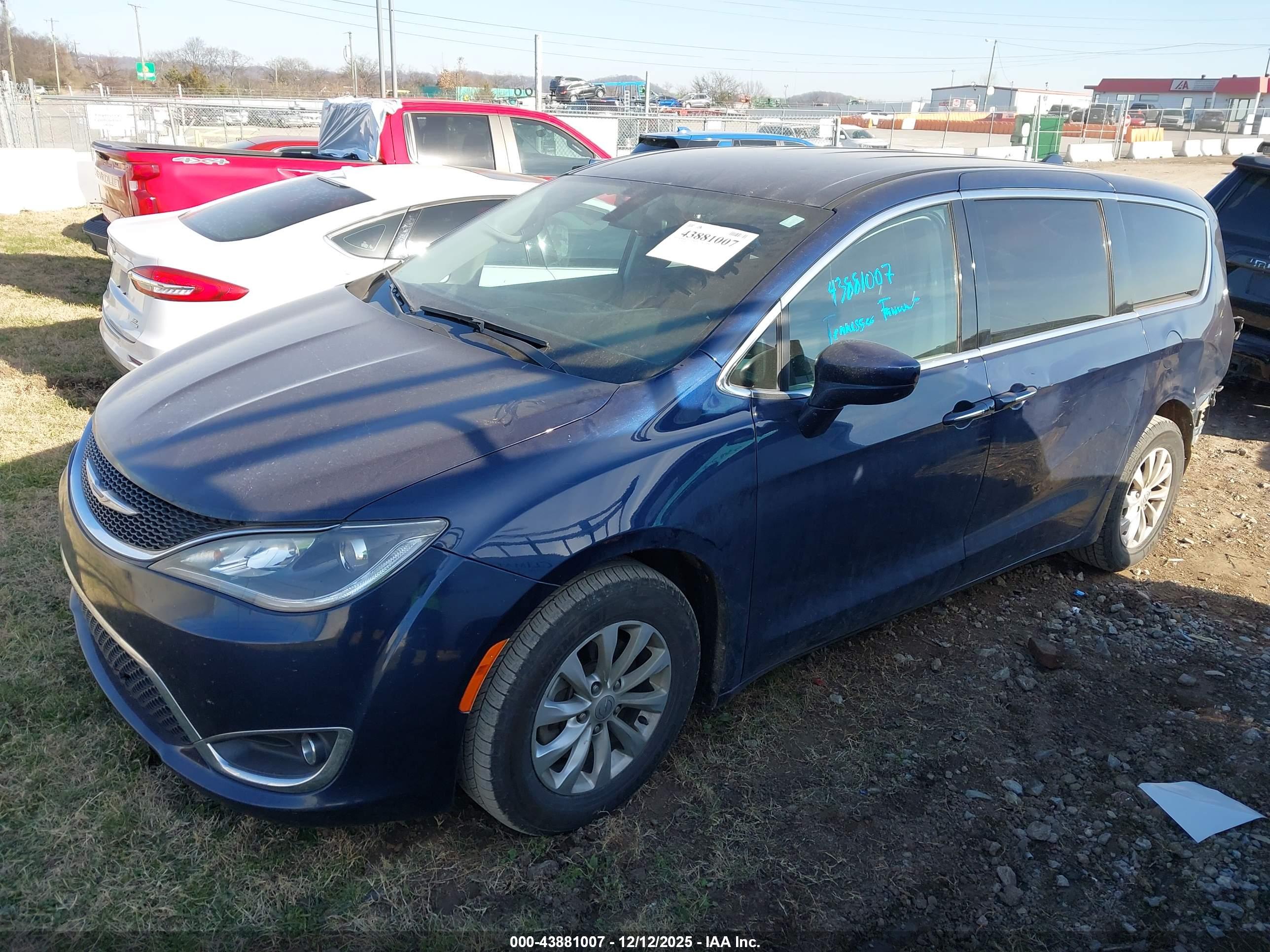 CHRYSLER PACIFICA image 2
