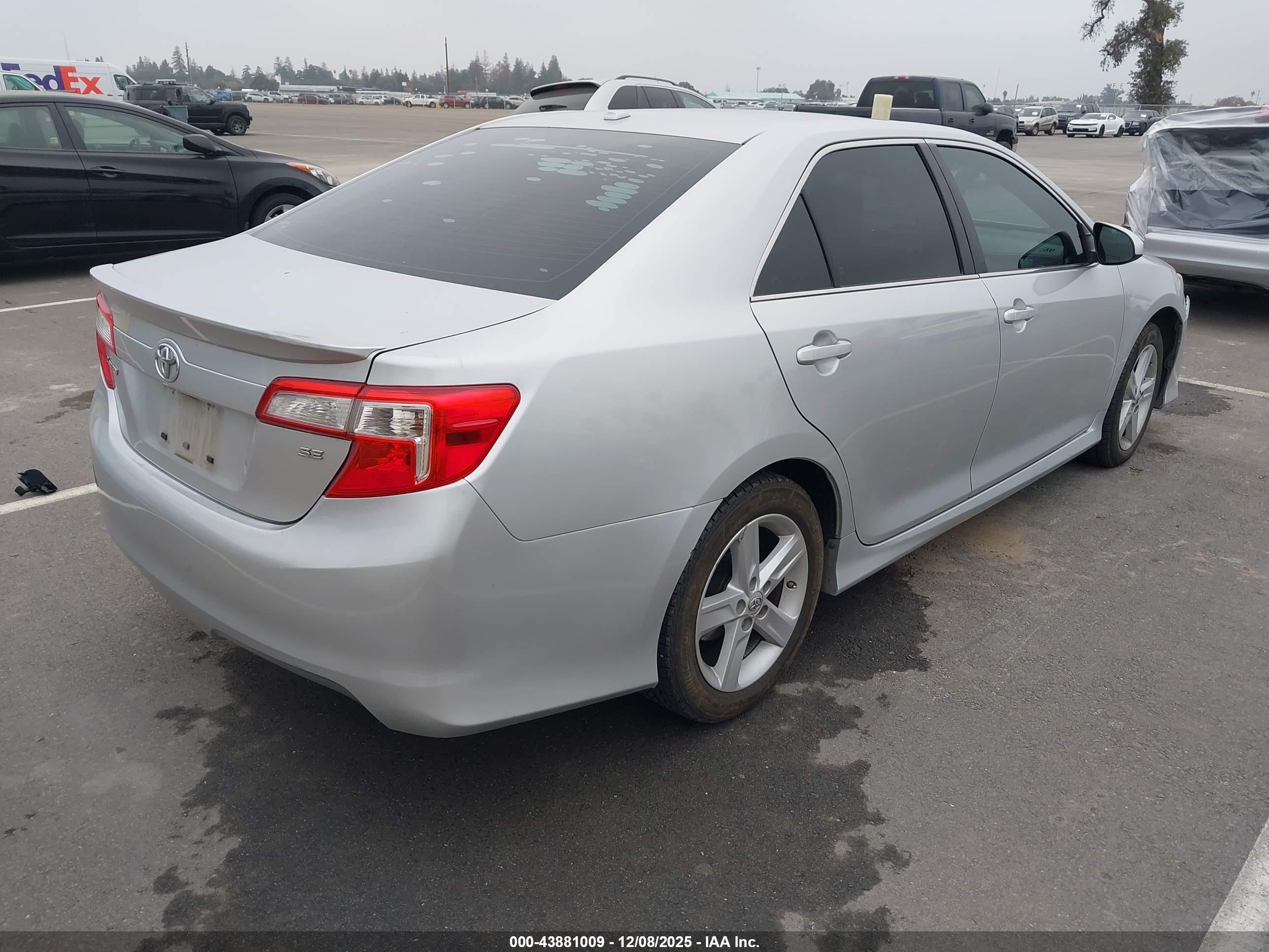 TOYOTA CAMRY image 4
