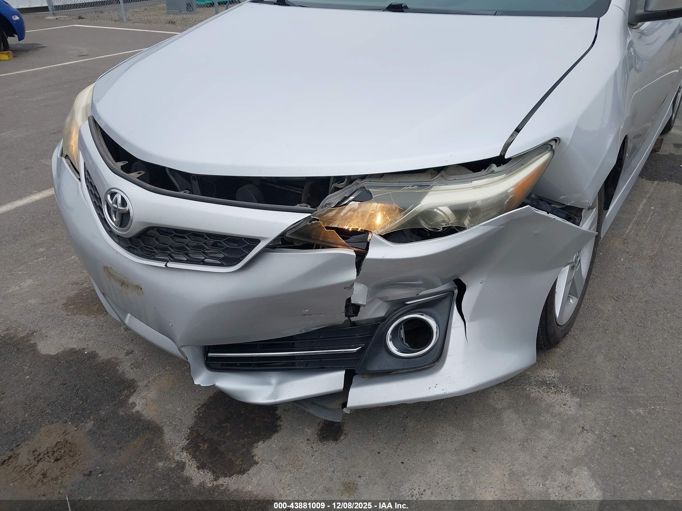 TOYOTA CAMRY image 6