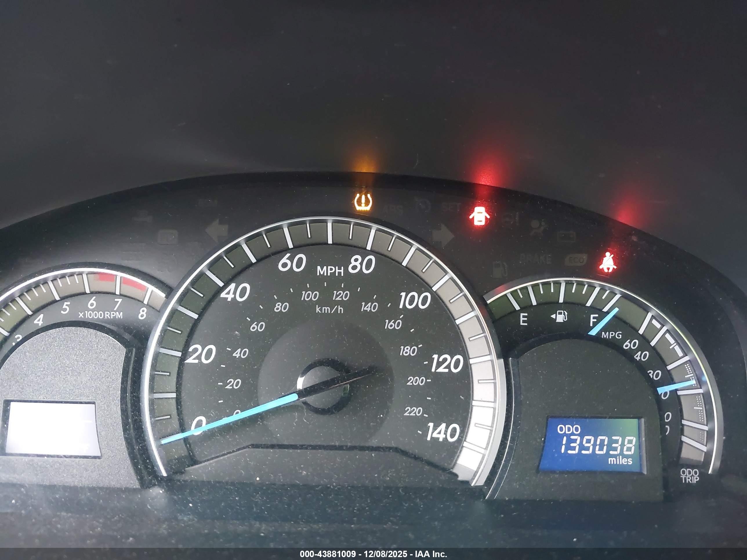 TOYOTA CAMRY image 7