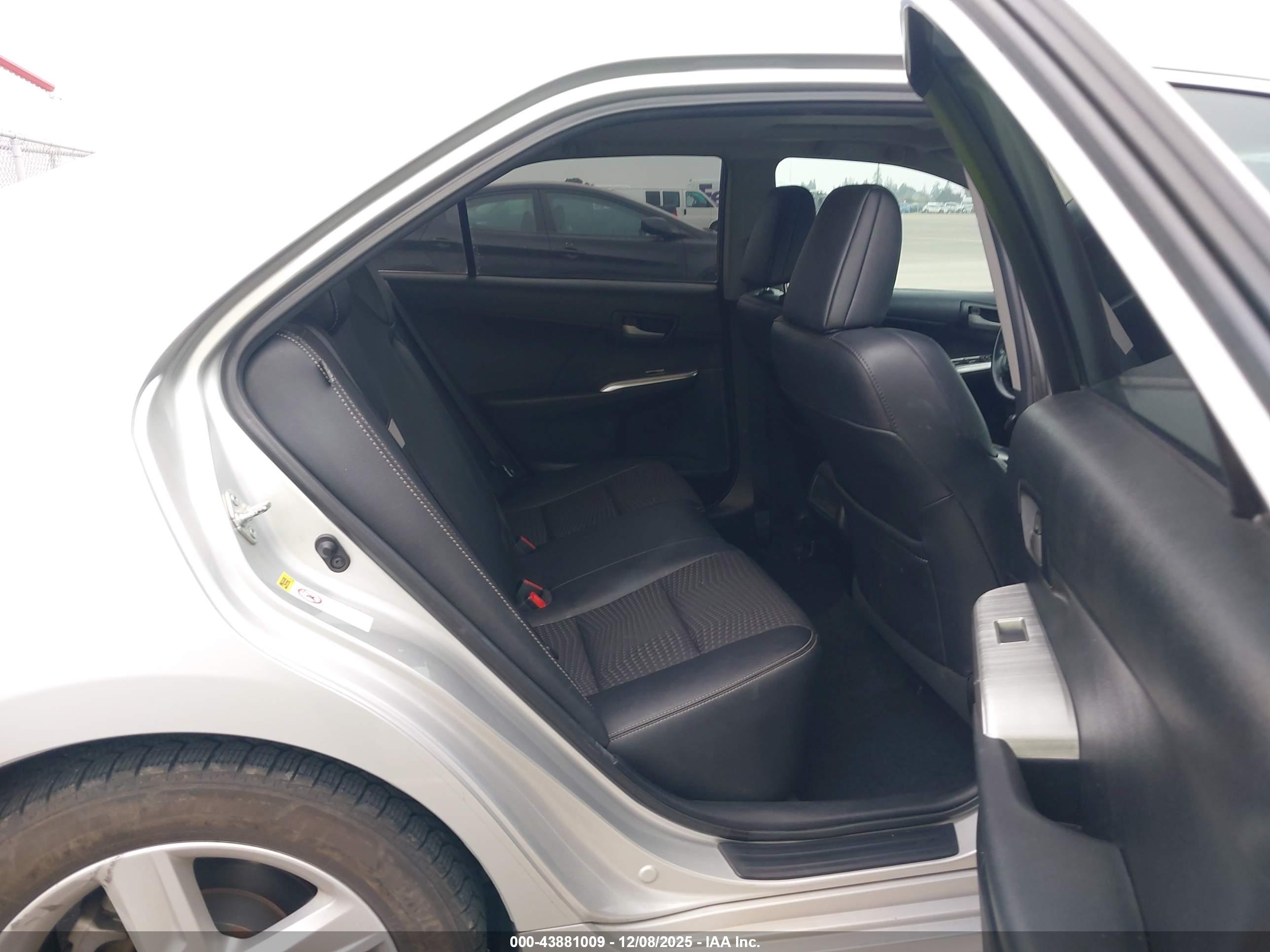 TOYOTA CAMRY image 8
