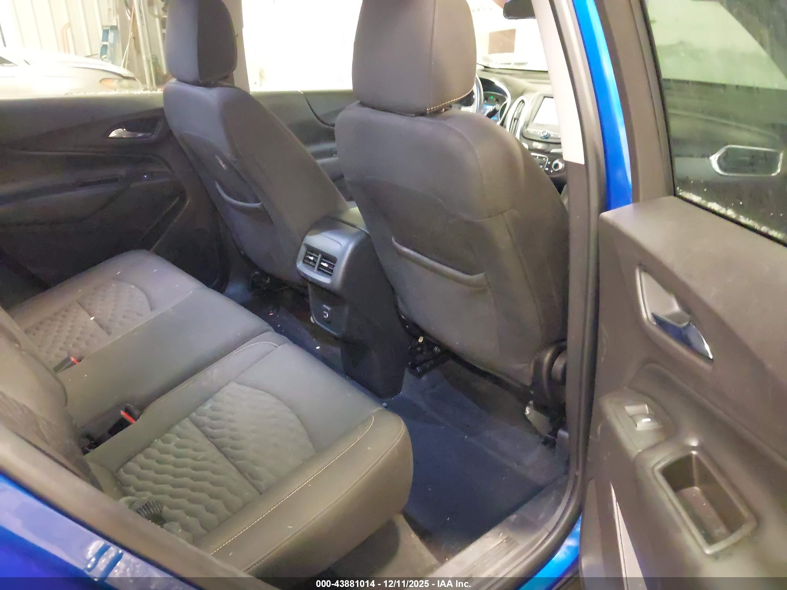 CHEVROLET EQUINOX image 8