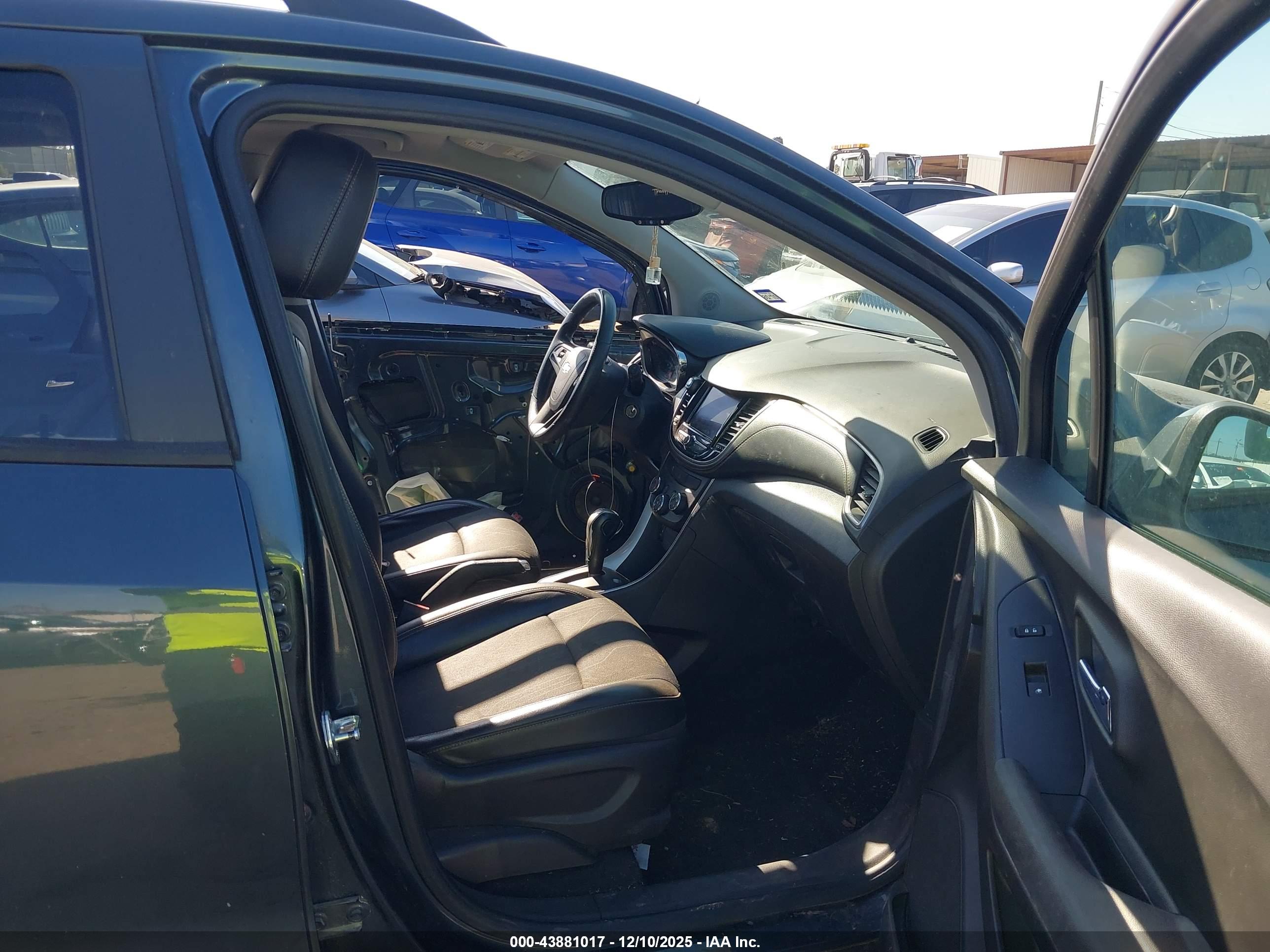 CHEVROLET TRAX image 5