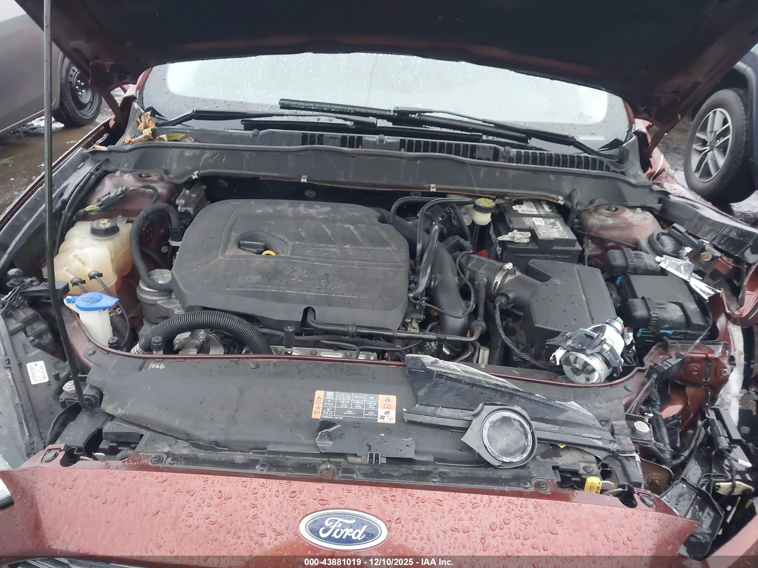 FORD FUSION image 10