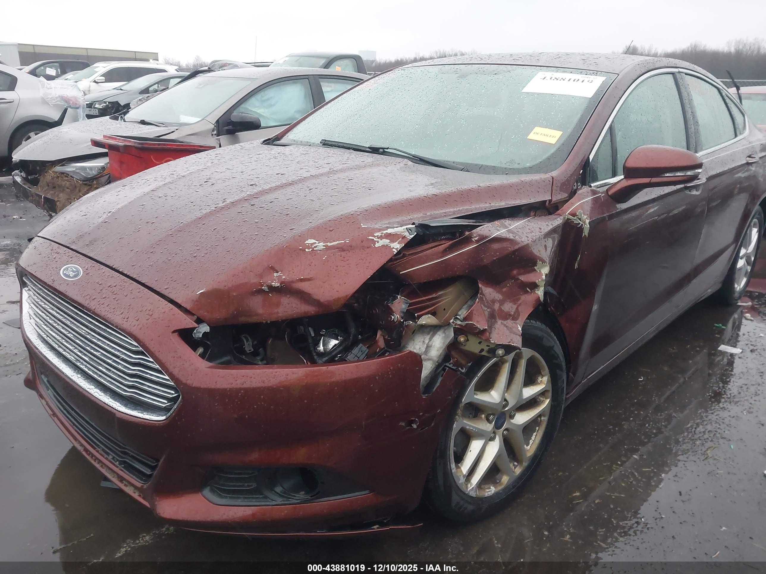 FORD FUSION image 6