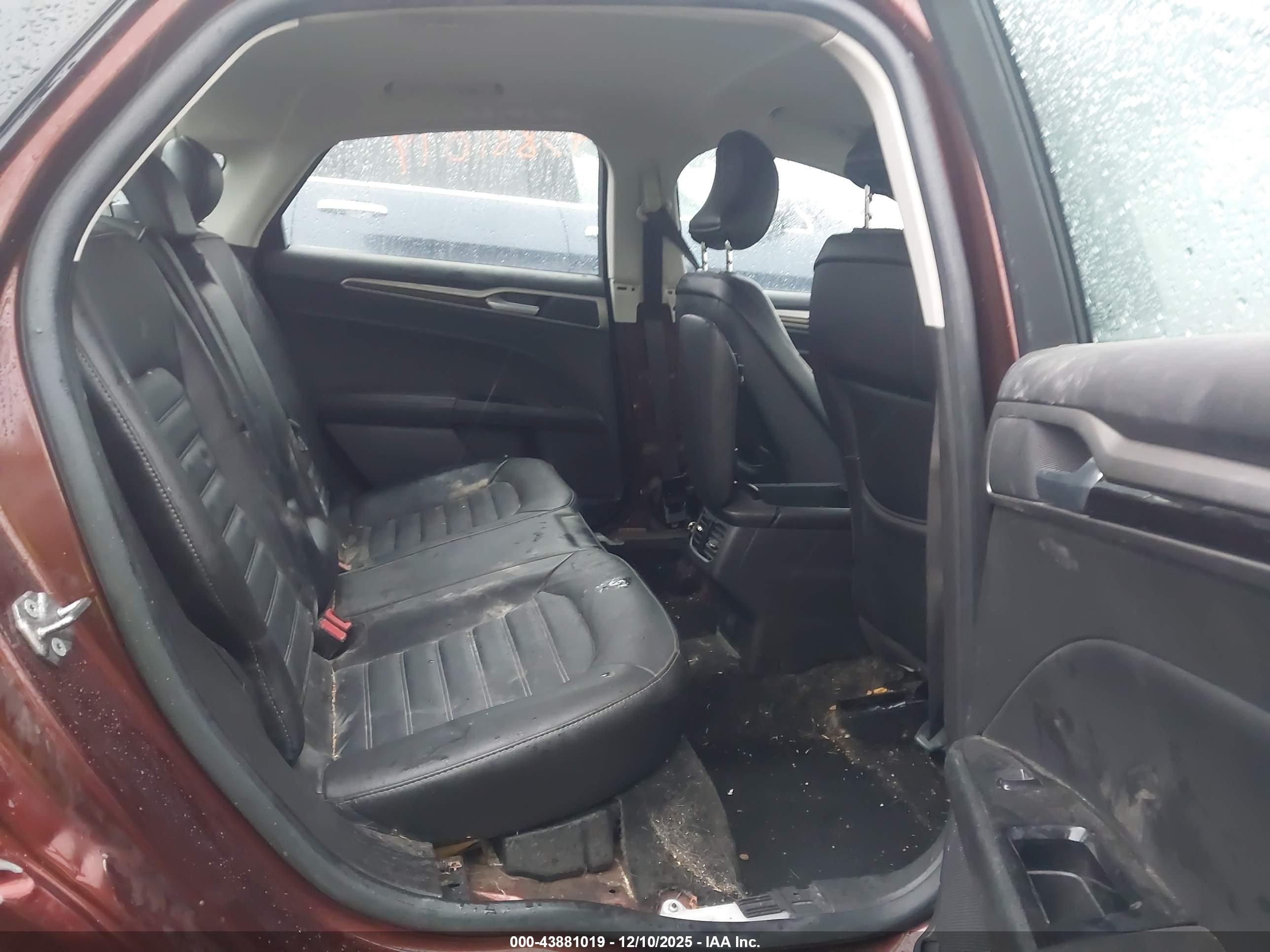 FORD FUSION image 8