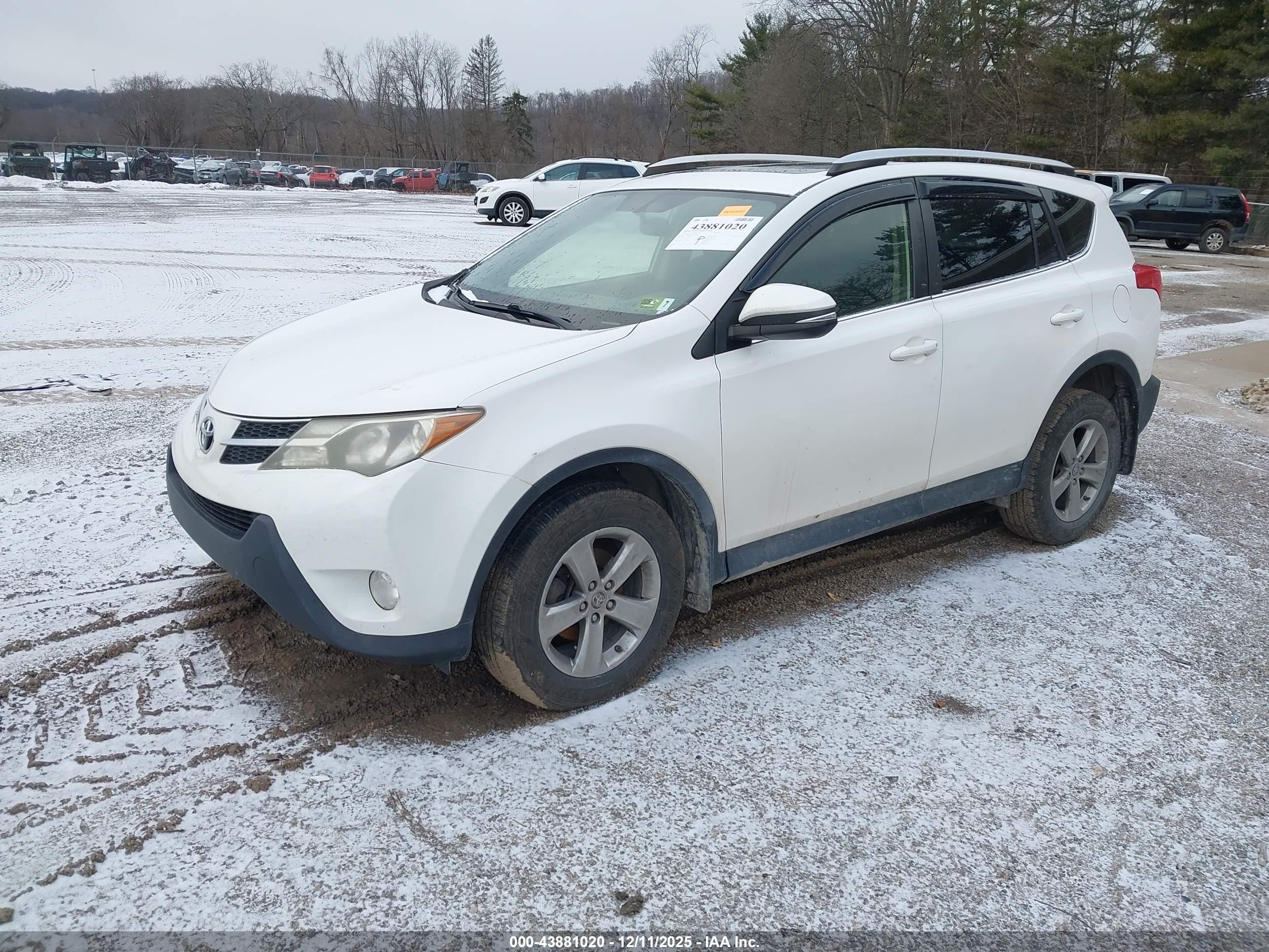 TOYOTA RAV4 image 2