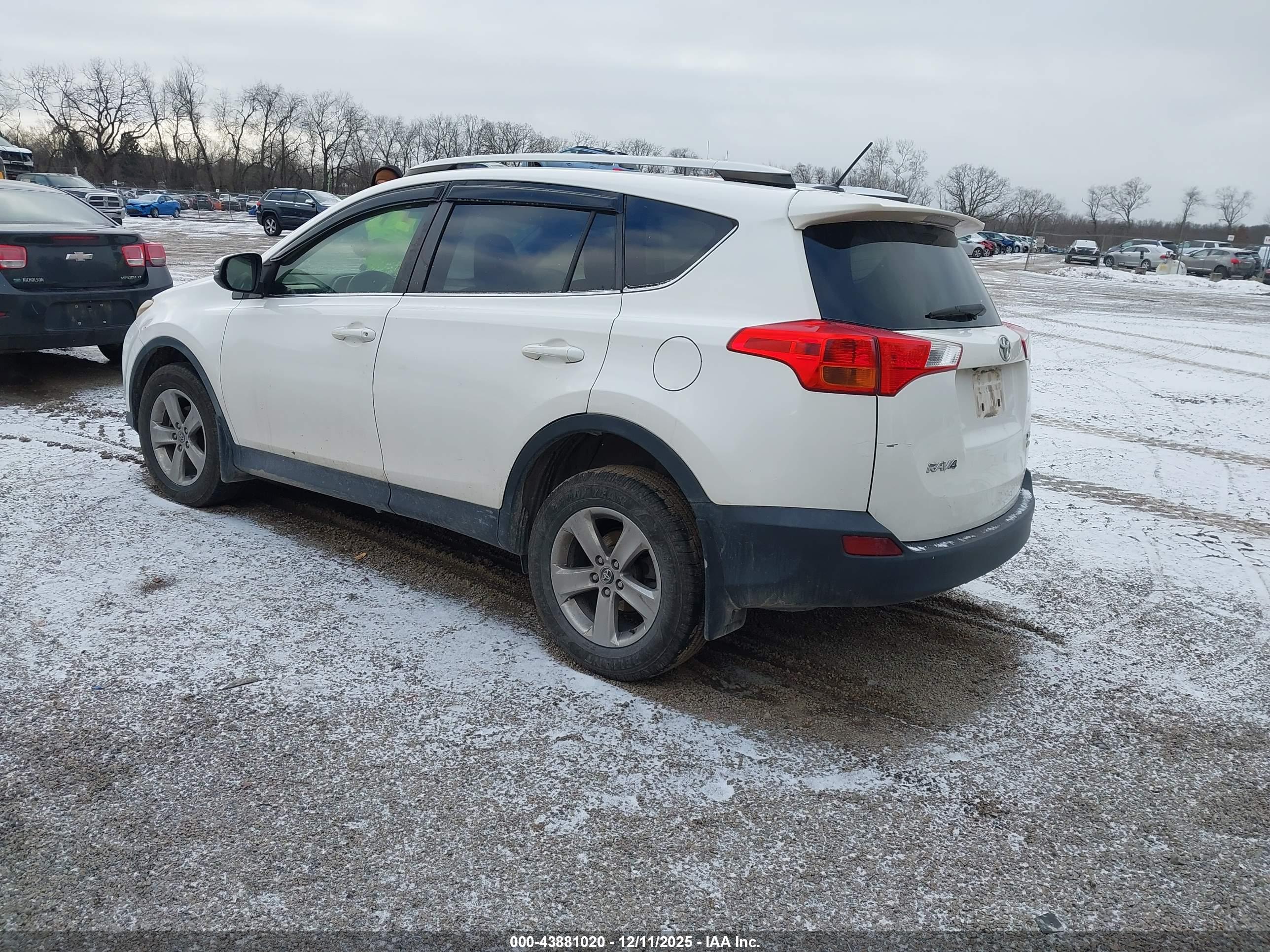 TOYOTA RAV4 image 3