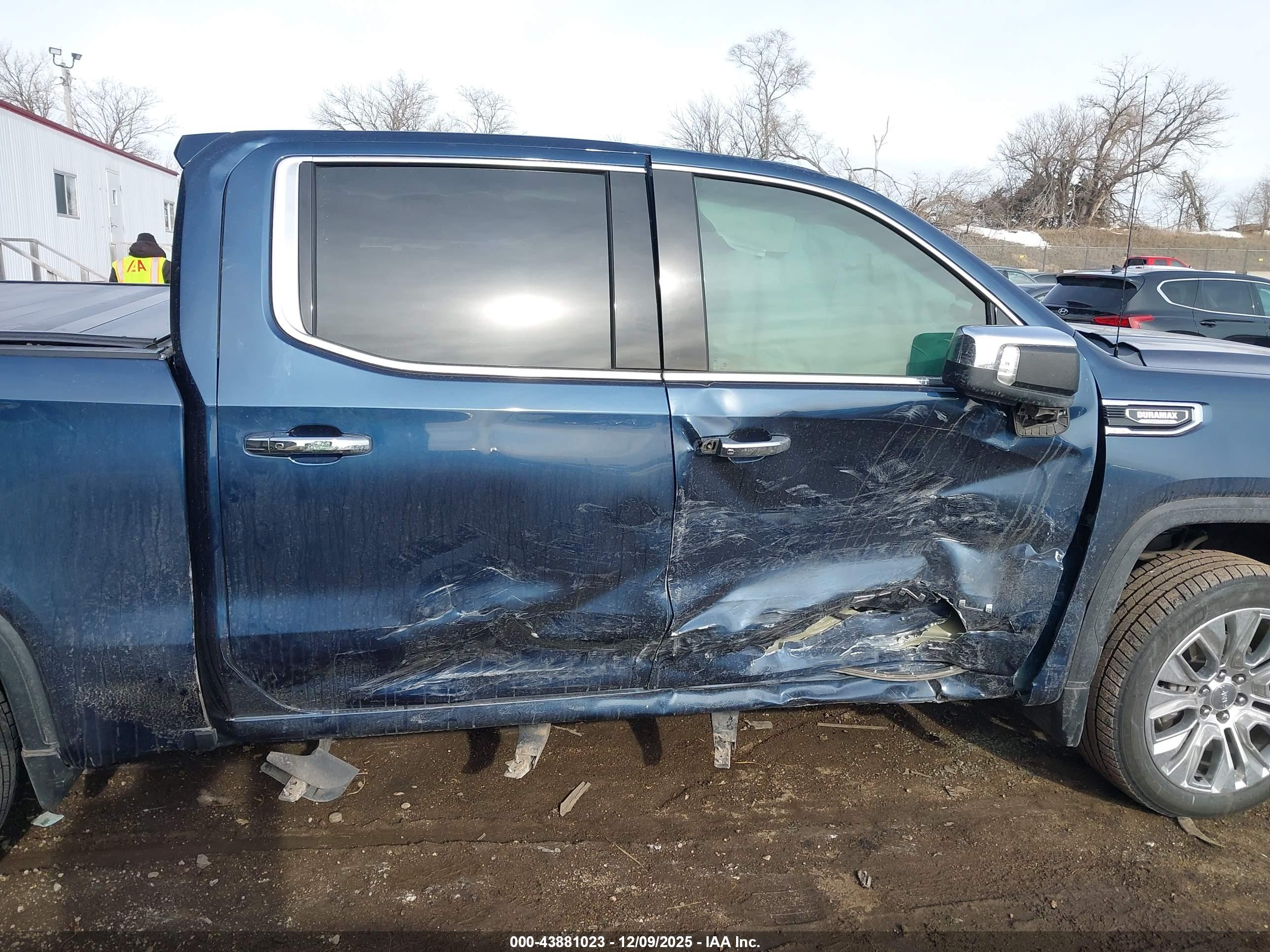 GMC SIERRA image 6