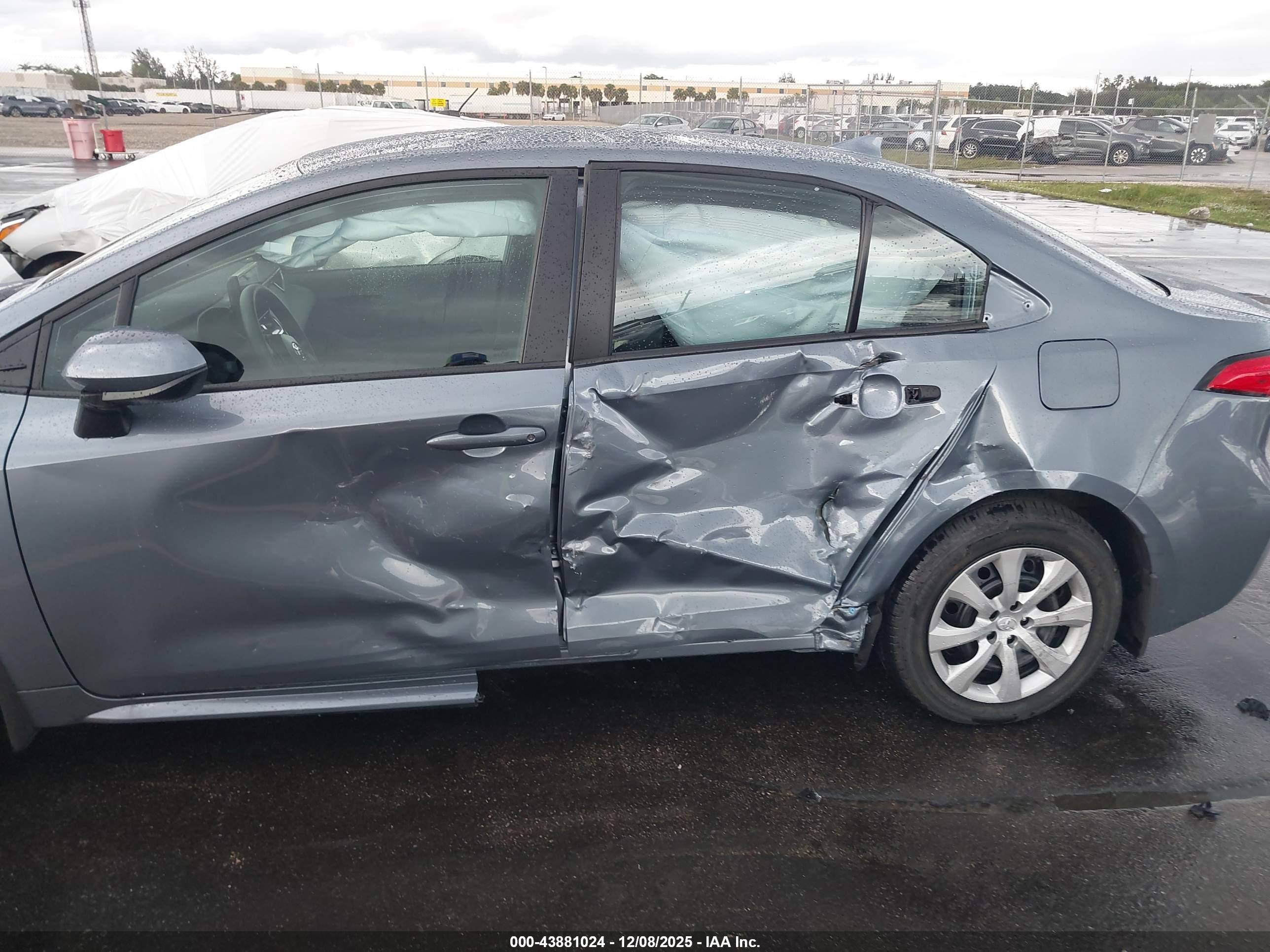 TOYOTA COROLLA image 6