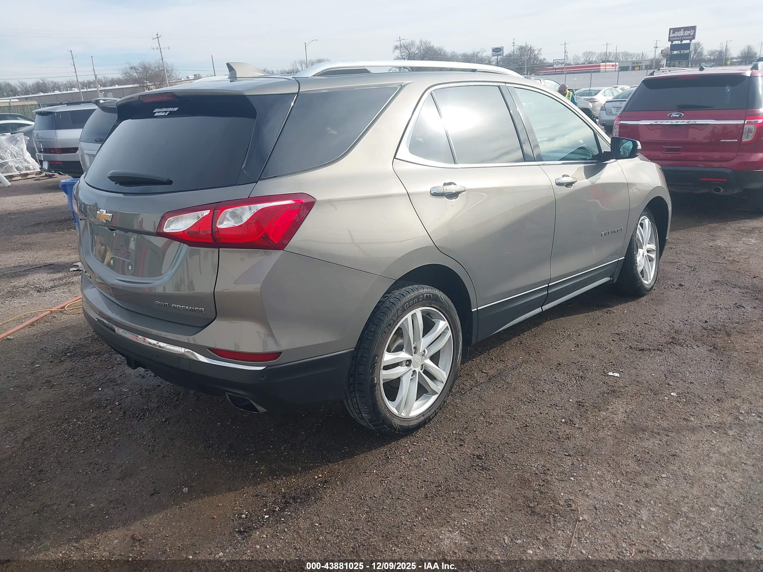 CHEVROLET EQUINOX image 4
