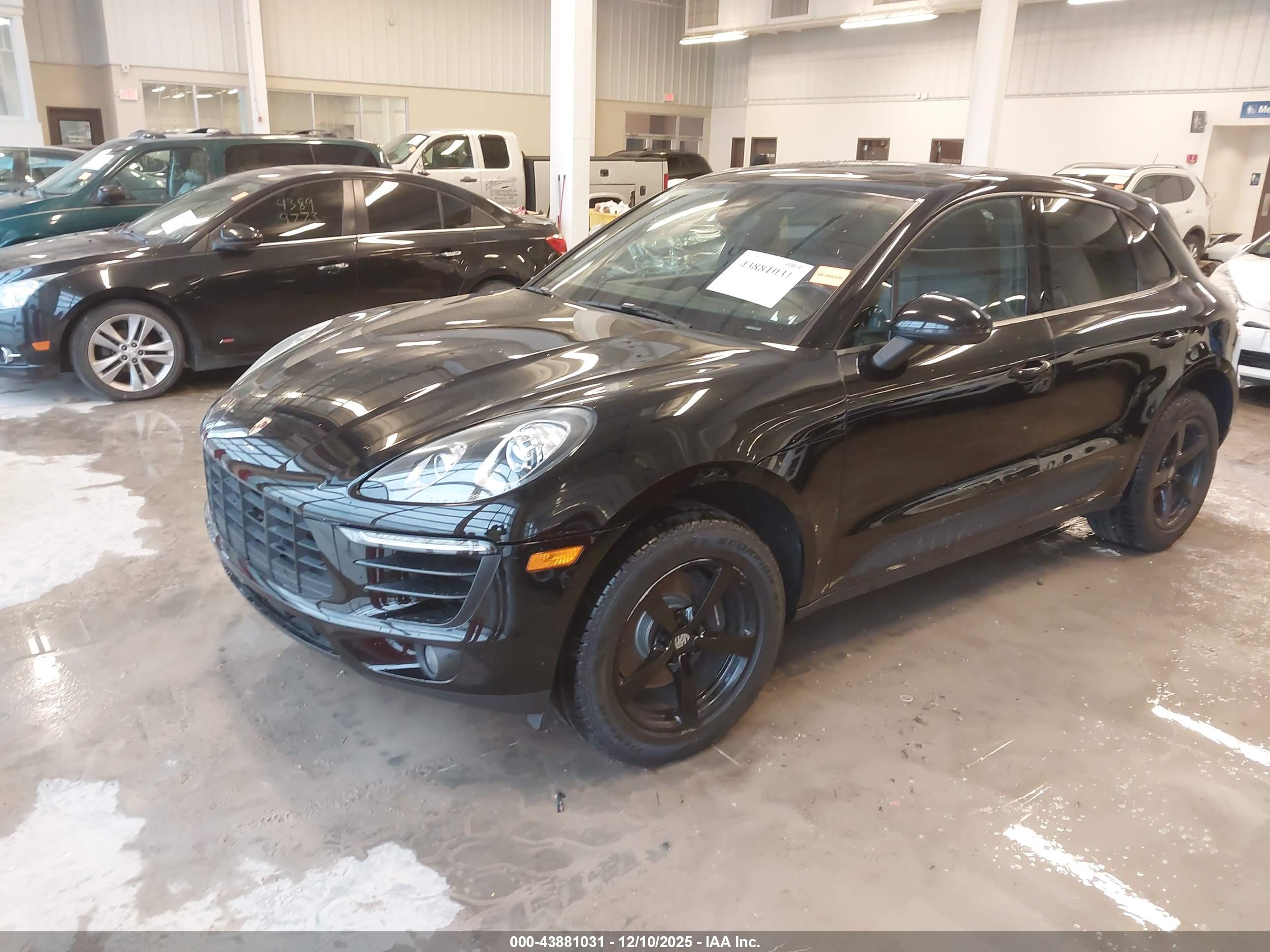 PORSCHE MACAN image 2
