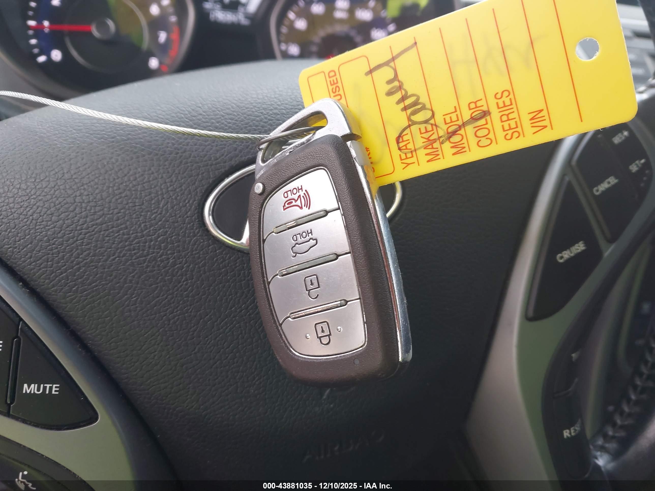HYUNDAI ELANTRA image 11
