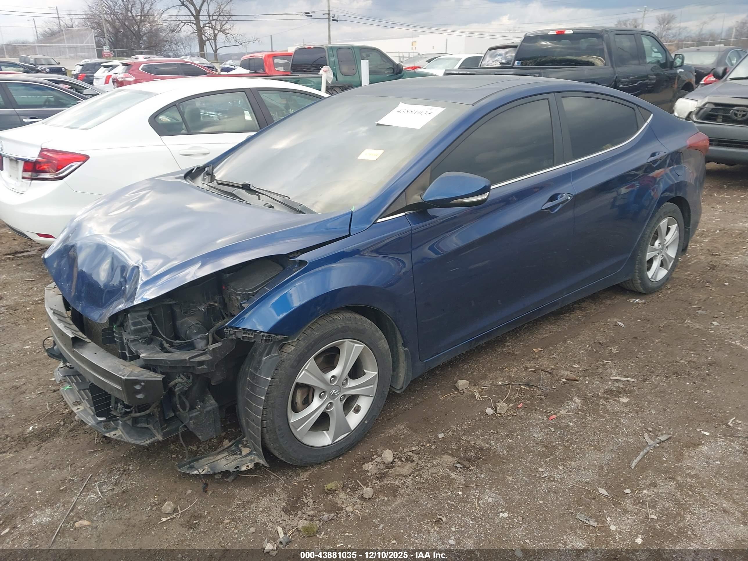HYUNDAI ELANTRA image 2
