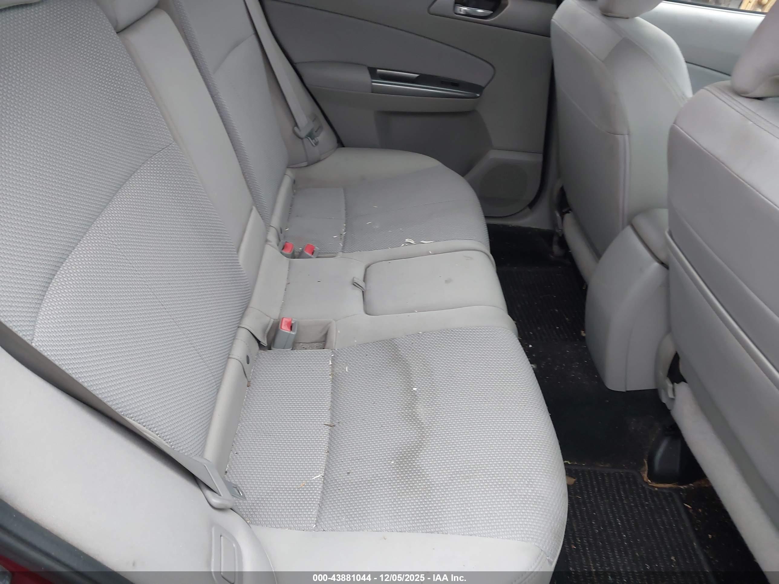 SUBARU FORESTER image 8