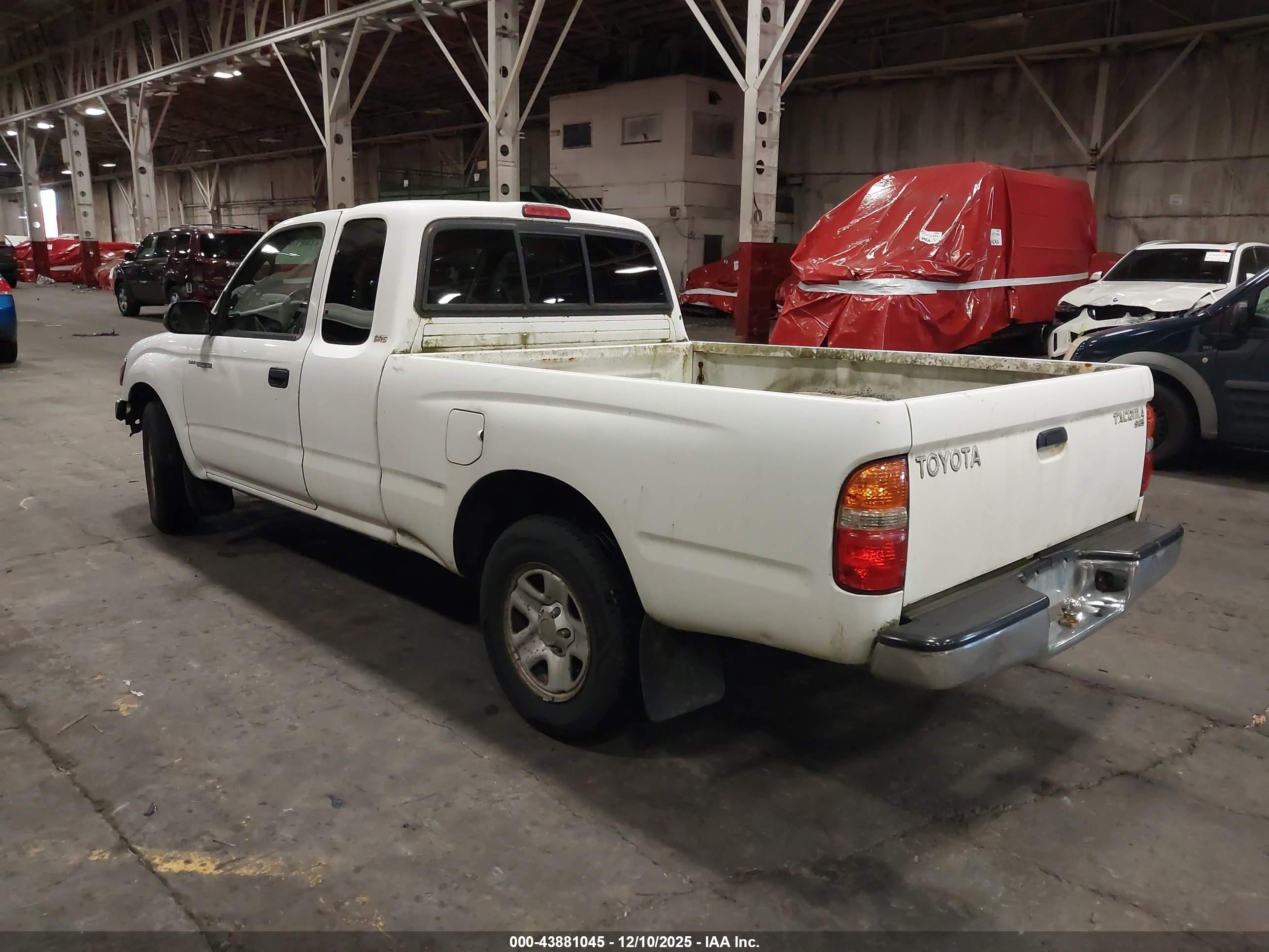 TOYOTA TACOMA image 3