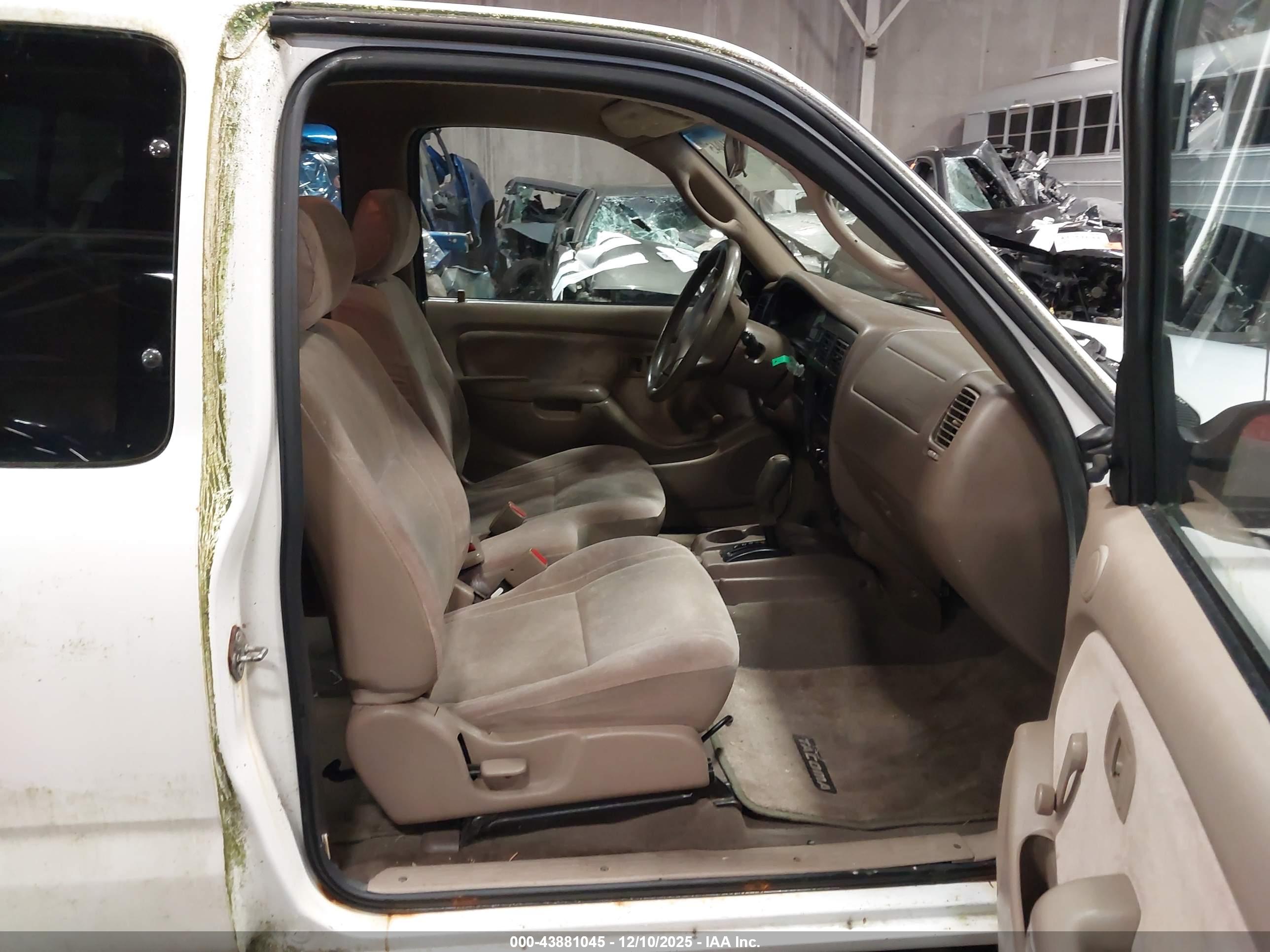 TOYOTA TACOMA image 5