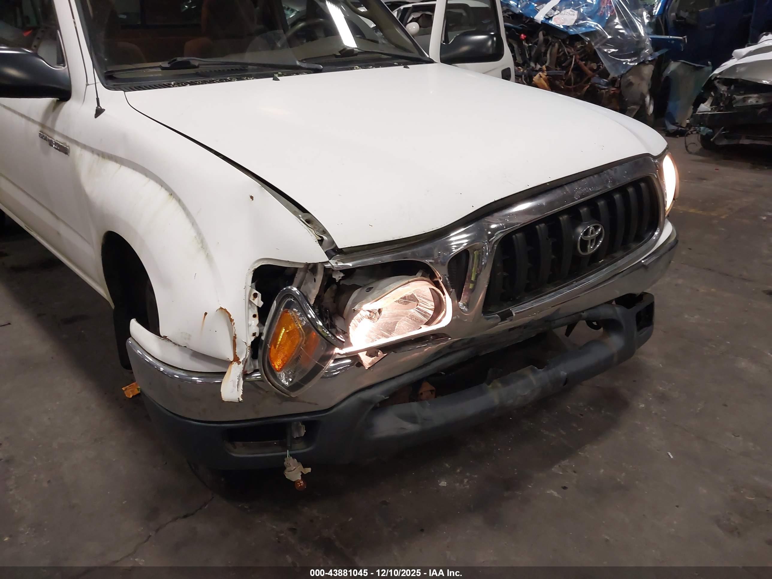 TOYOTA TACOMA image 6