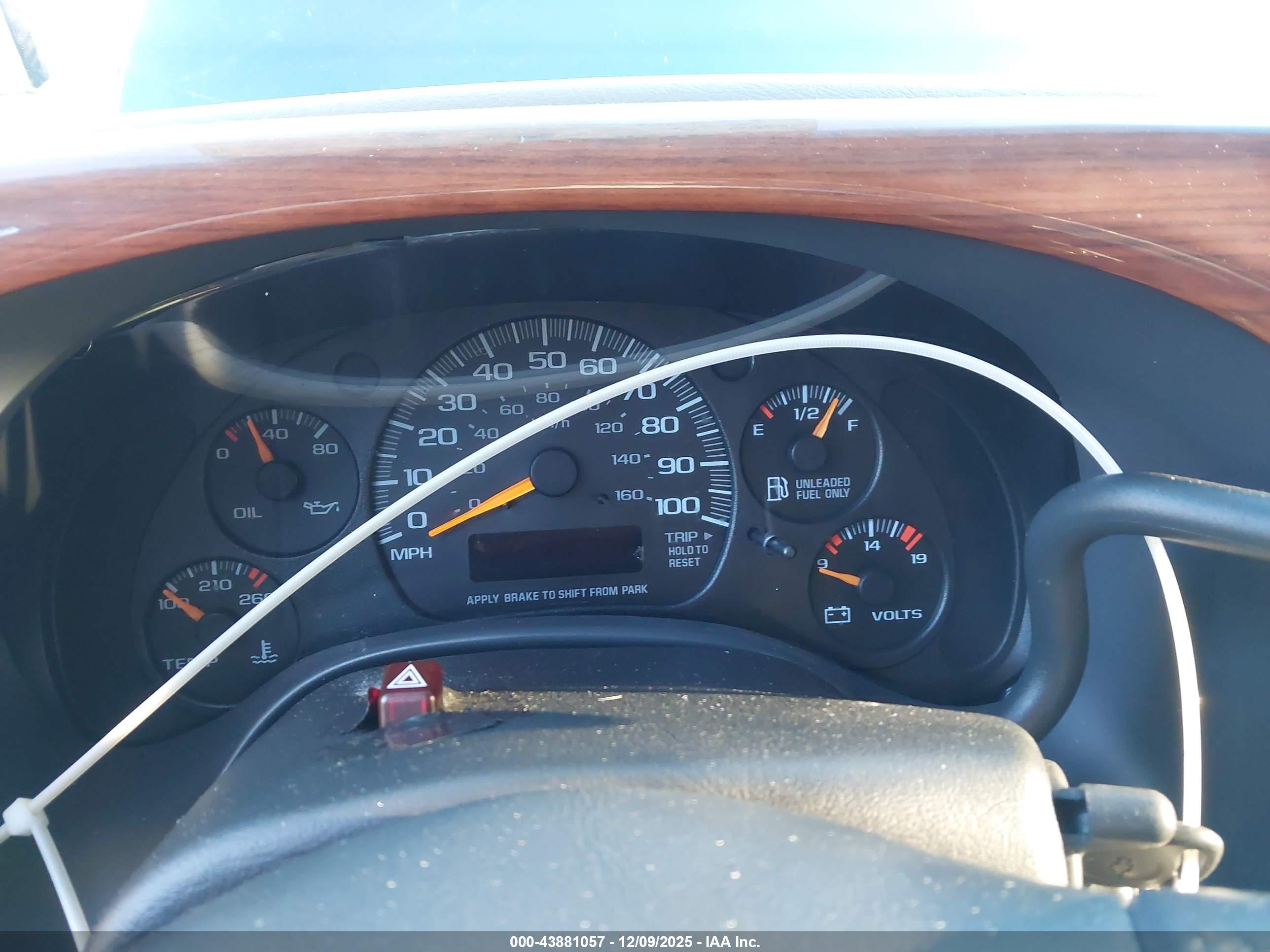 CHEVROLET EXPRESS image 7
