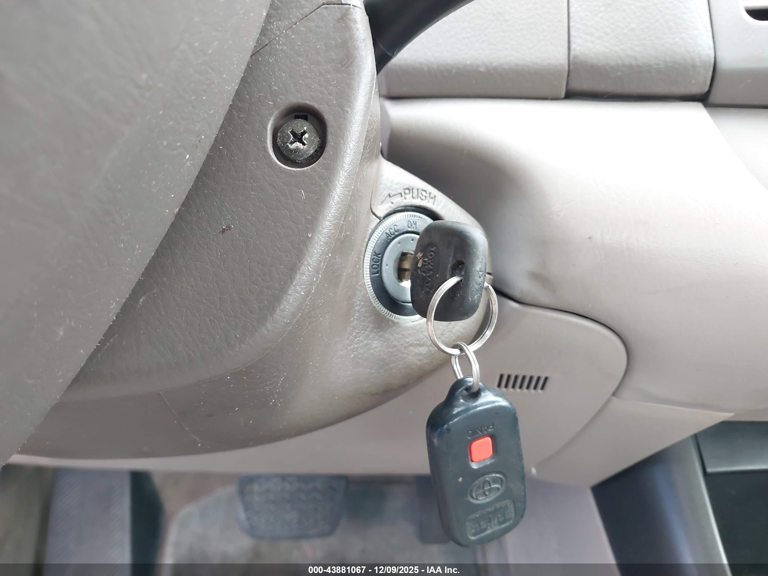 TOYOTA CAMRY image 11