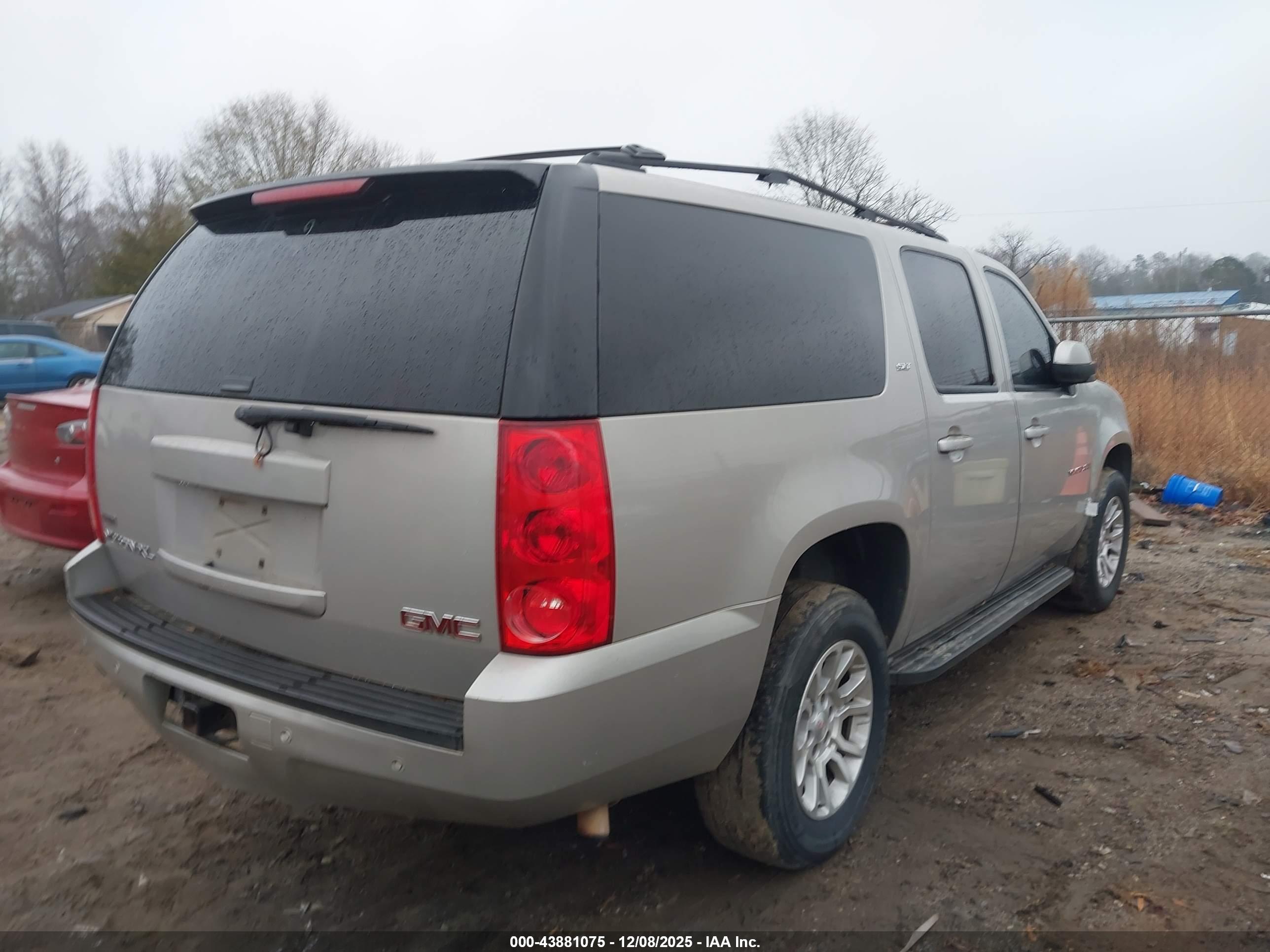 GMC YUKON image 4