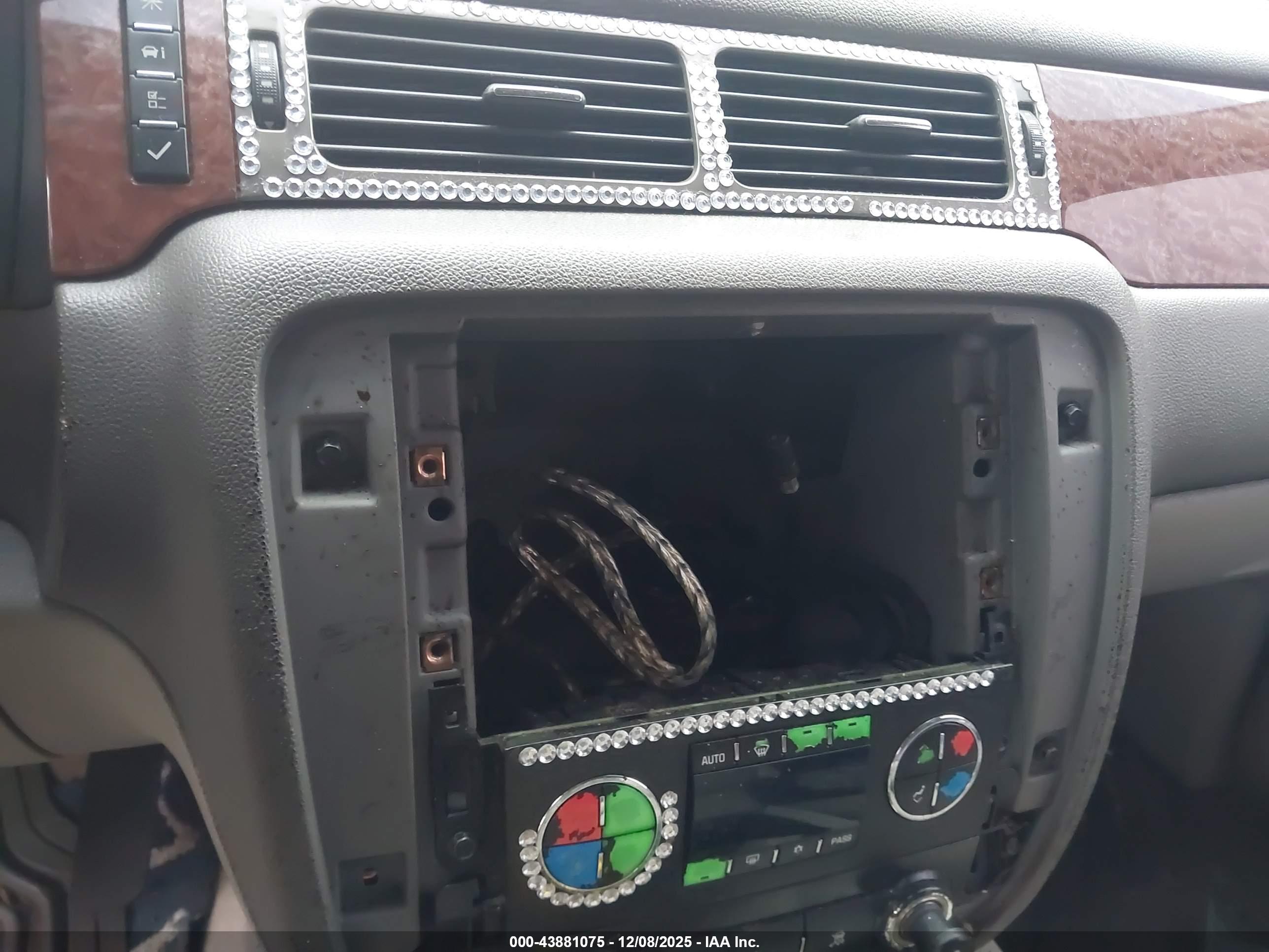 GMC YUKON image 6