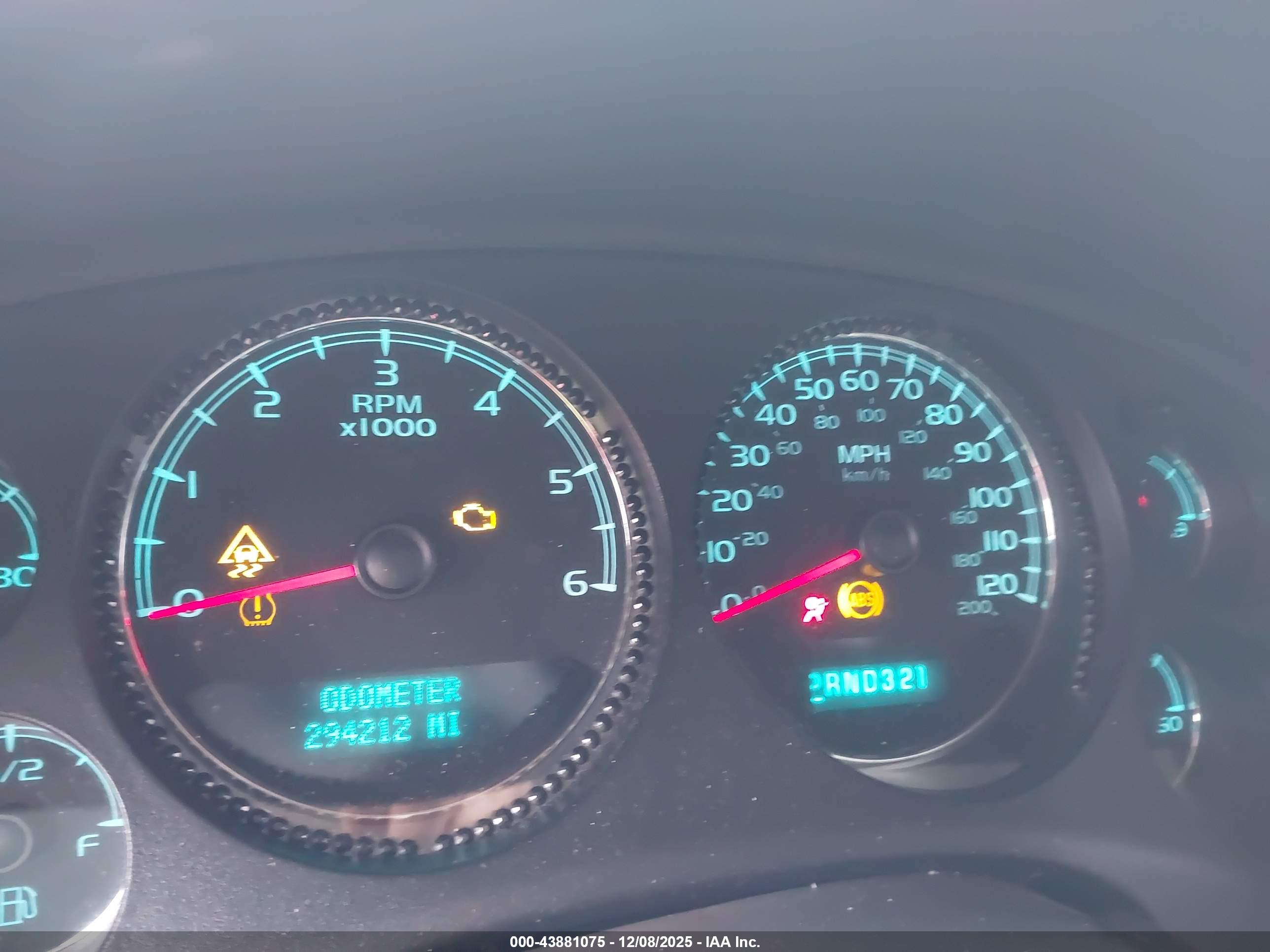 GMC YUKON image 7