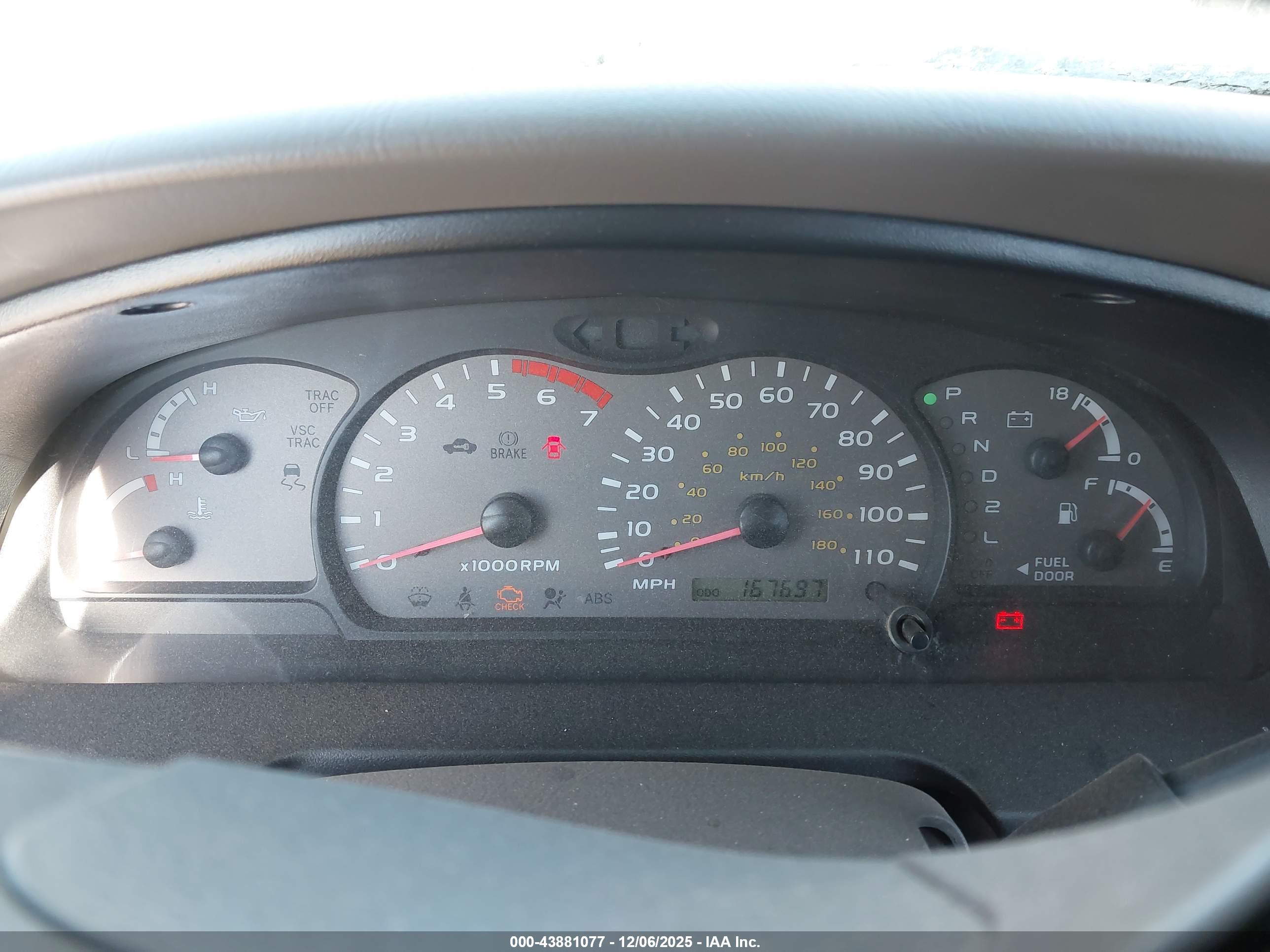 TOYOTA SEQUOIA image 7
