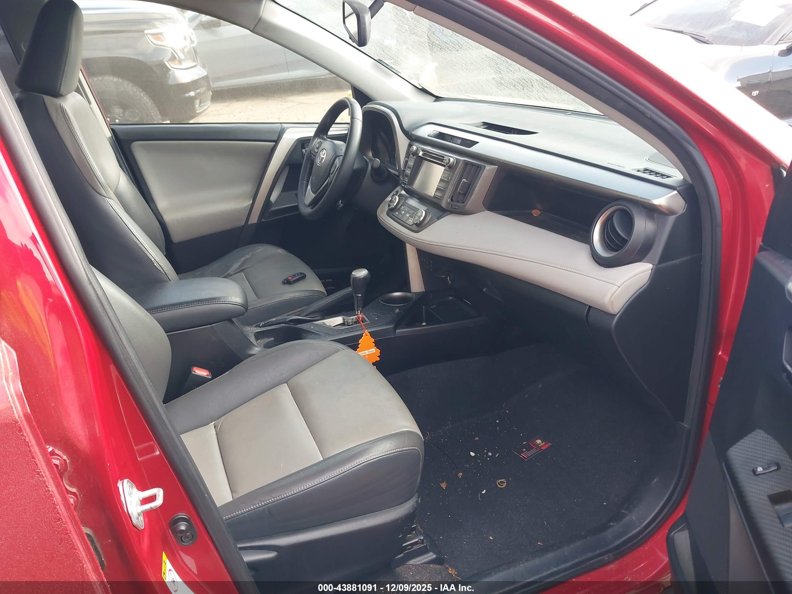 TOYOTA RAV4 image 5