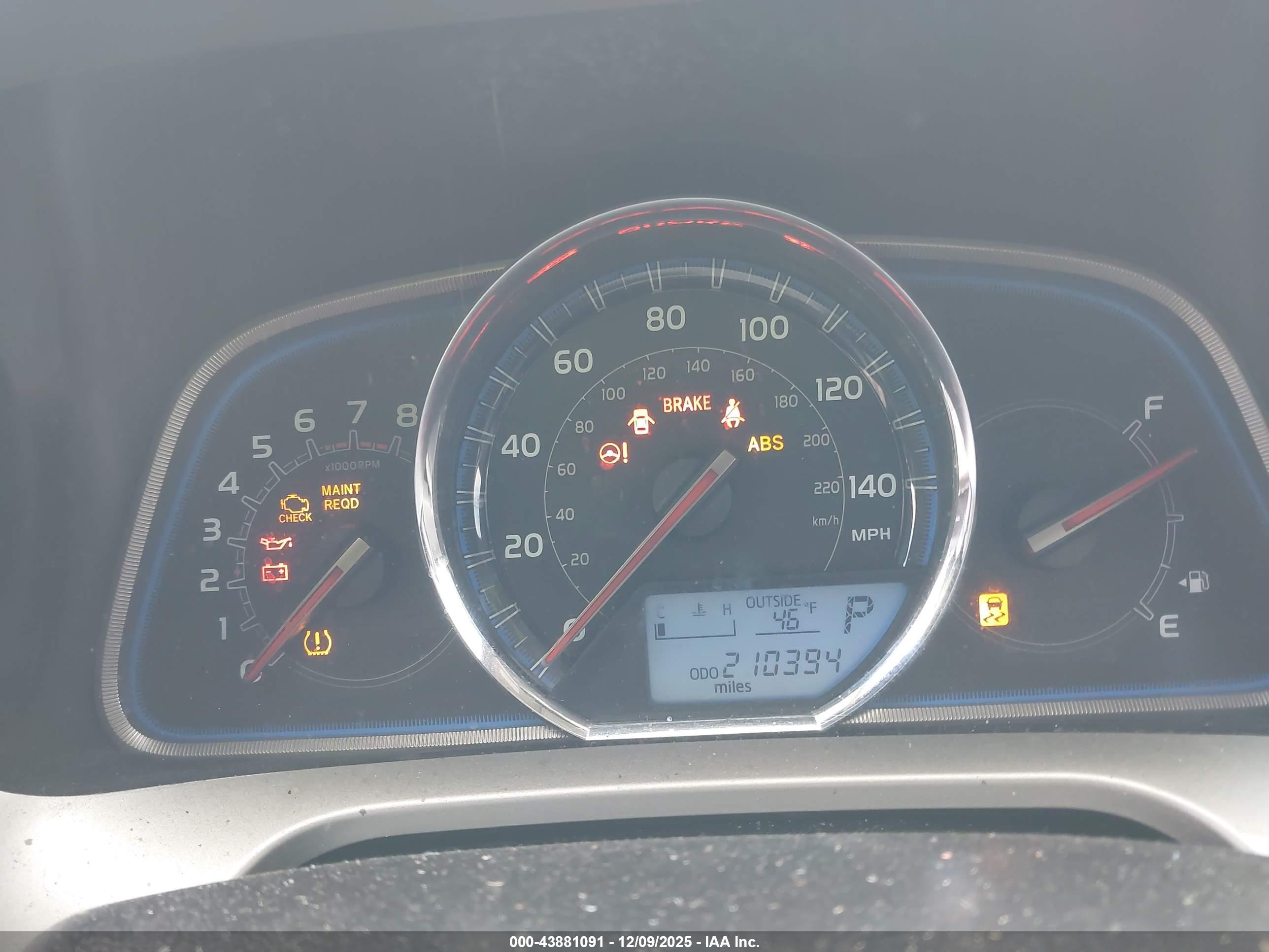 TOYOTA RAV4 image 7