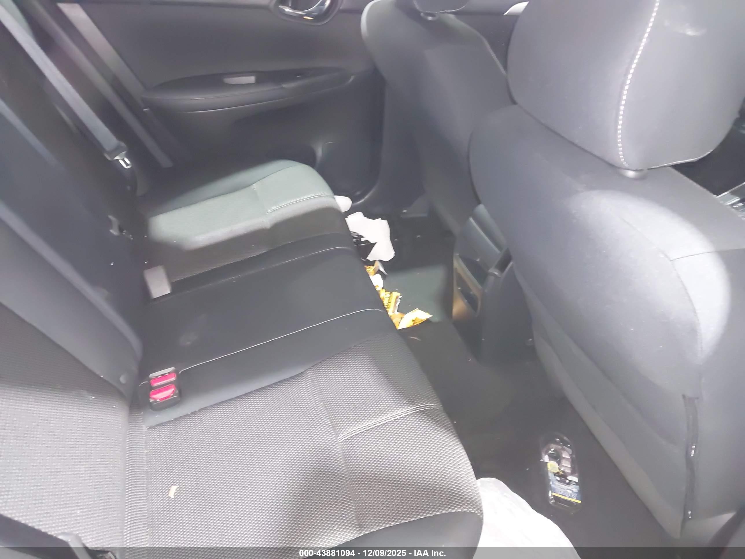 NISSAN SENTRA image 8