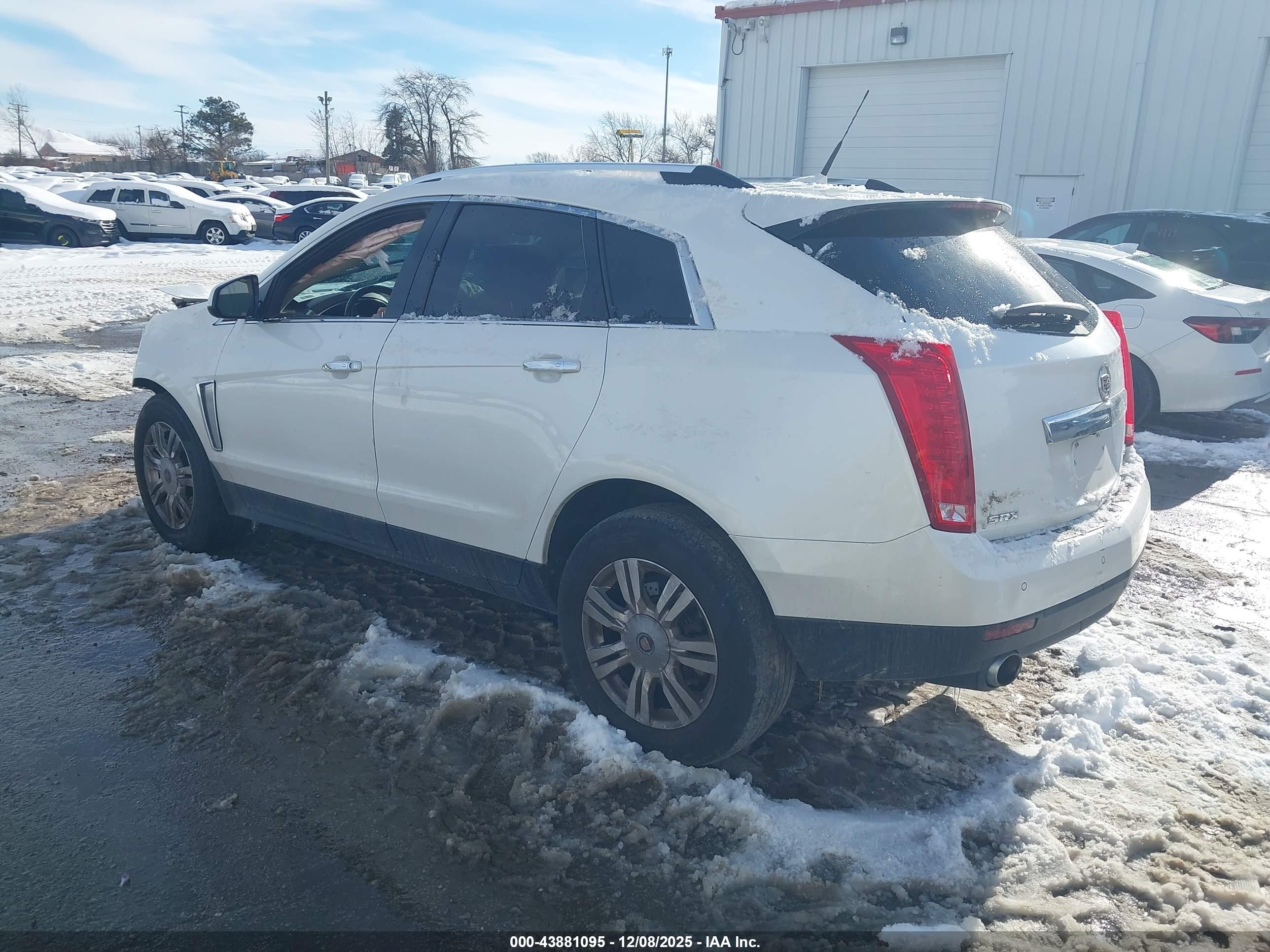 CADILLAC SRX image 3