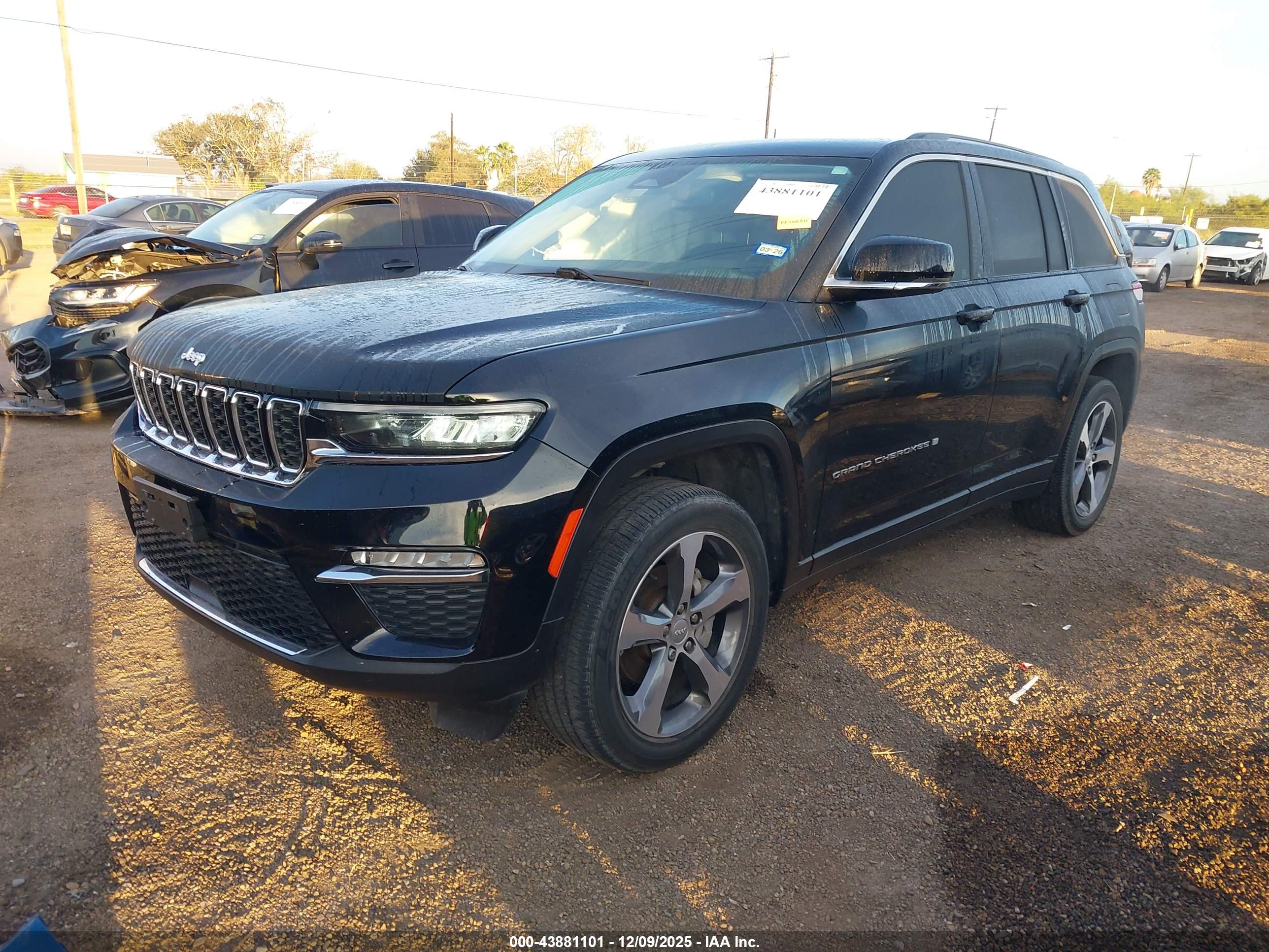 JEEP GRAND image 2
