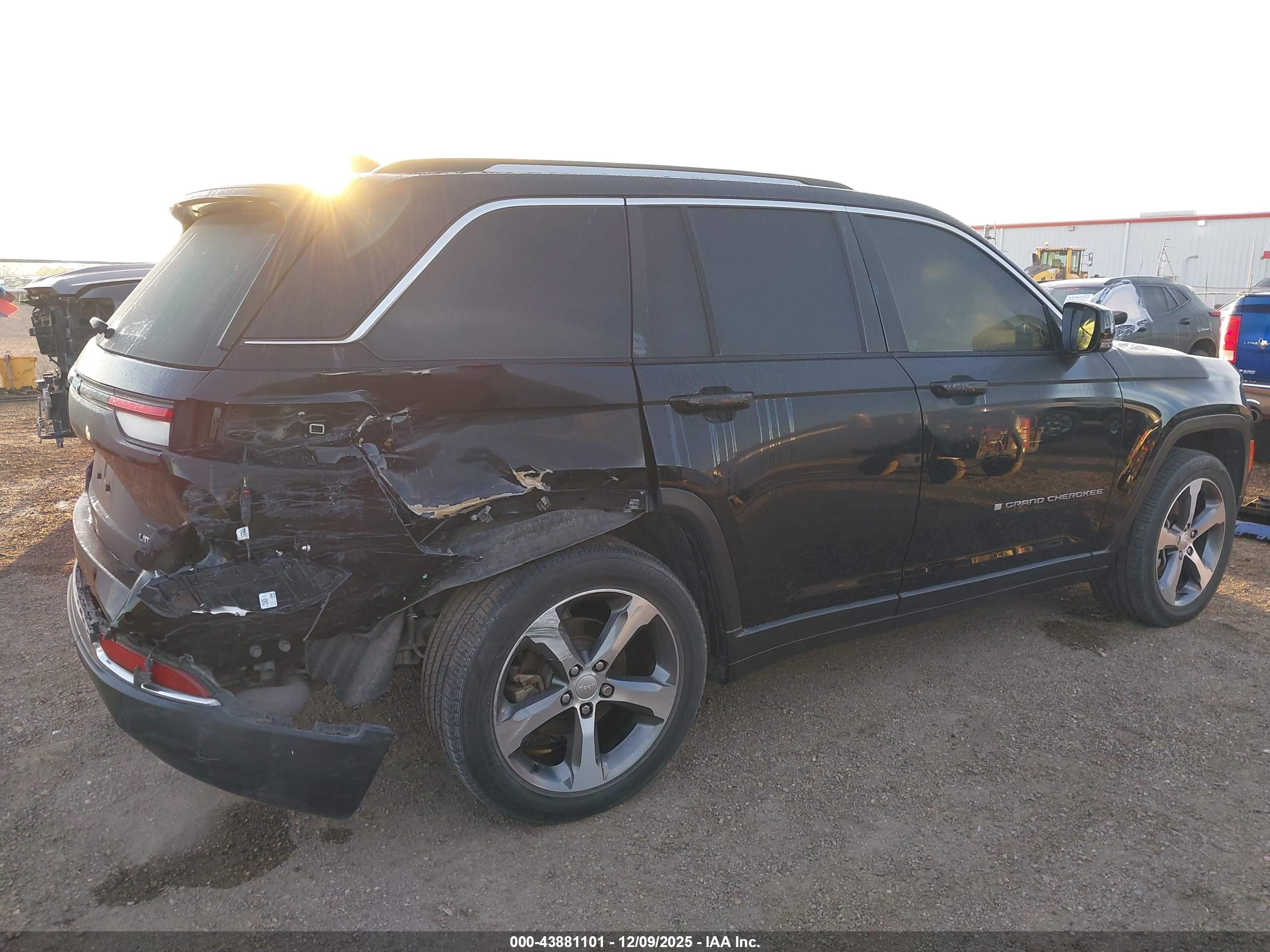 JEEP GRAND image 6