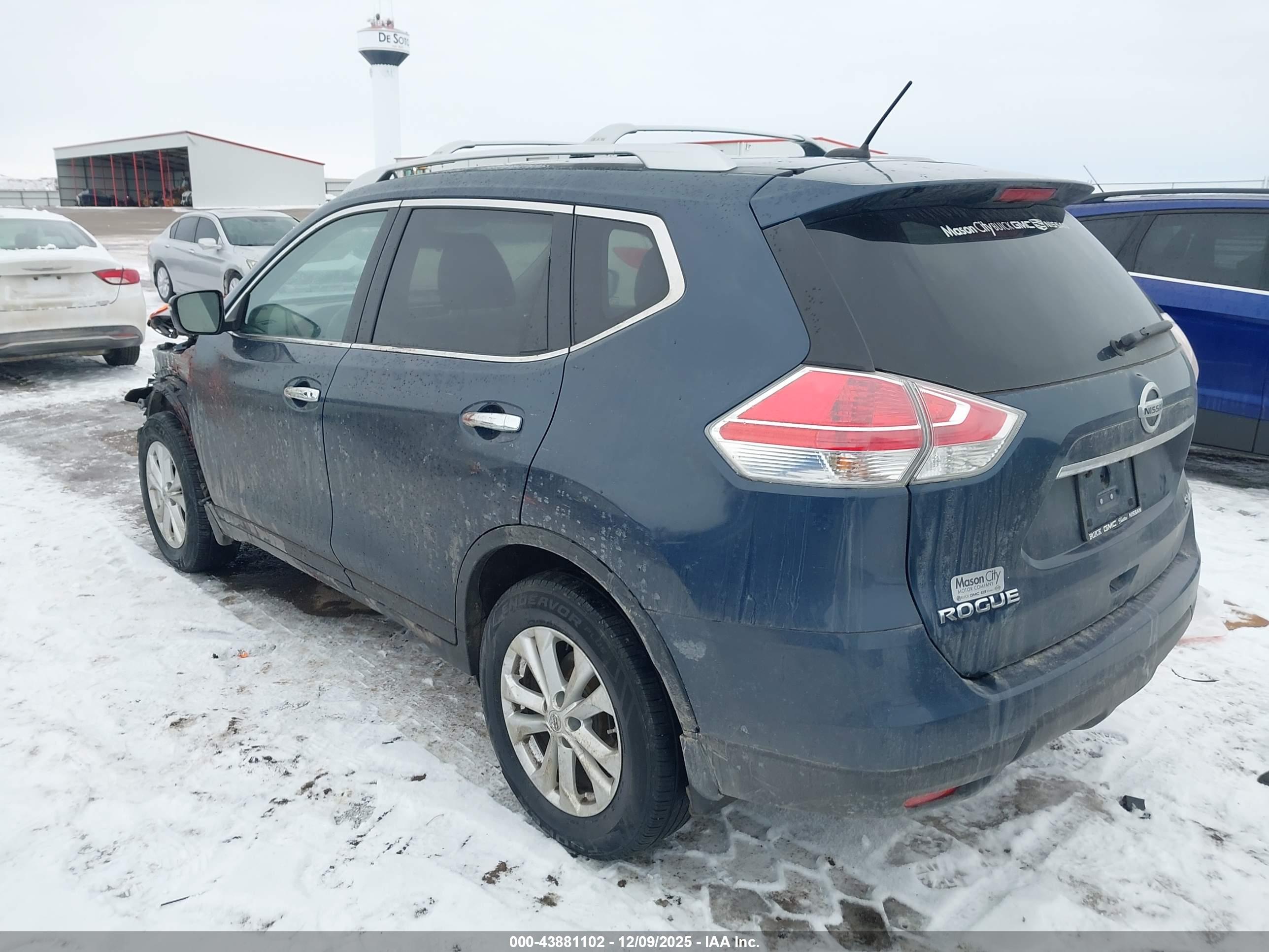 NISSAN ROGUE image 3