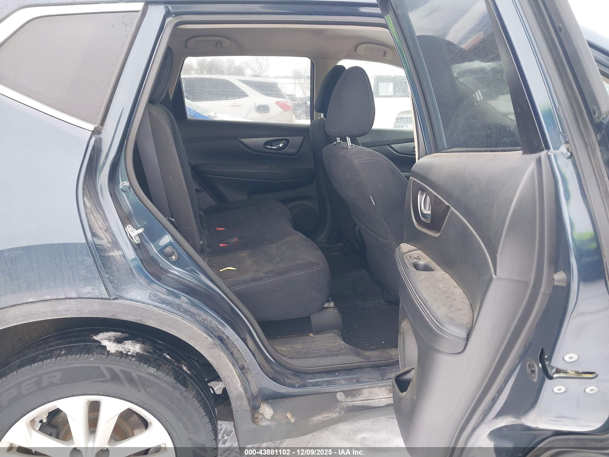 NISSAN ROGUE image 8