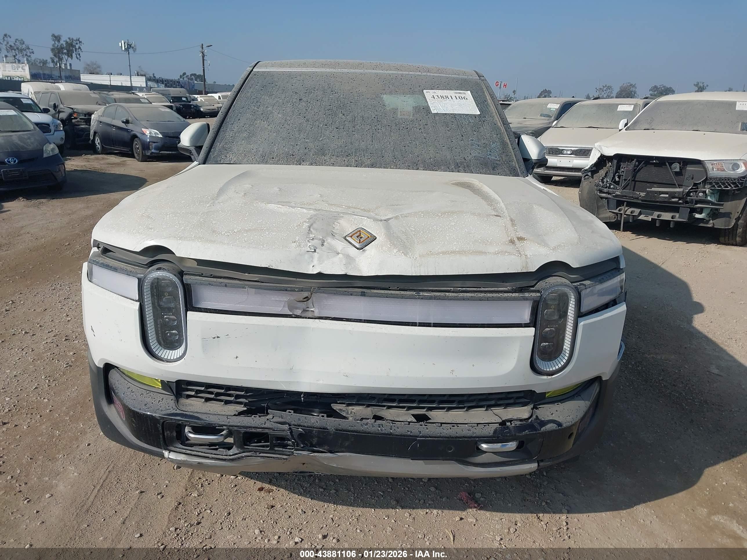 RIVIAN R1S image 6