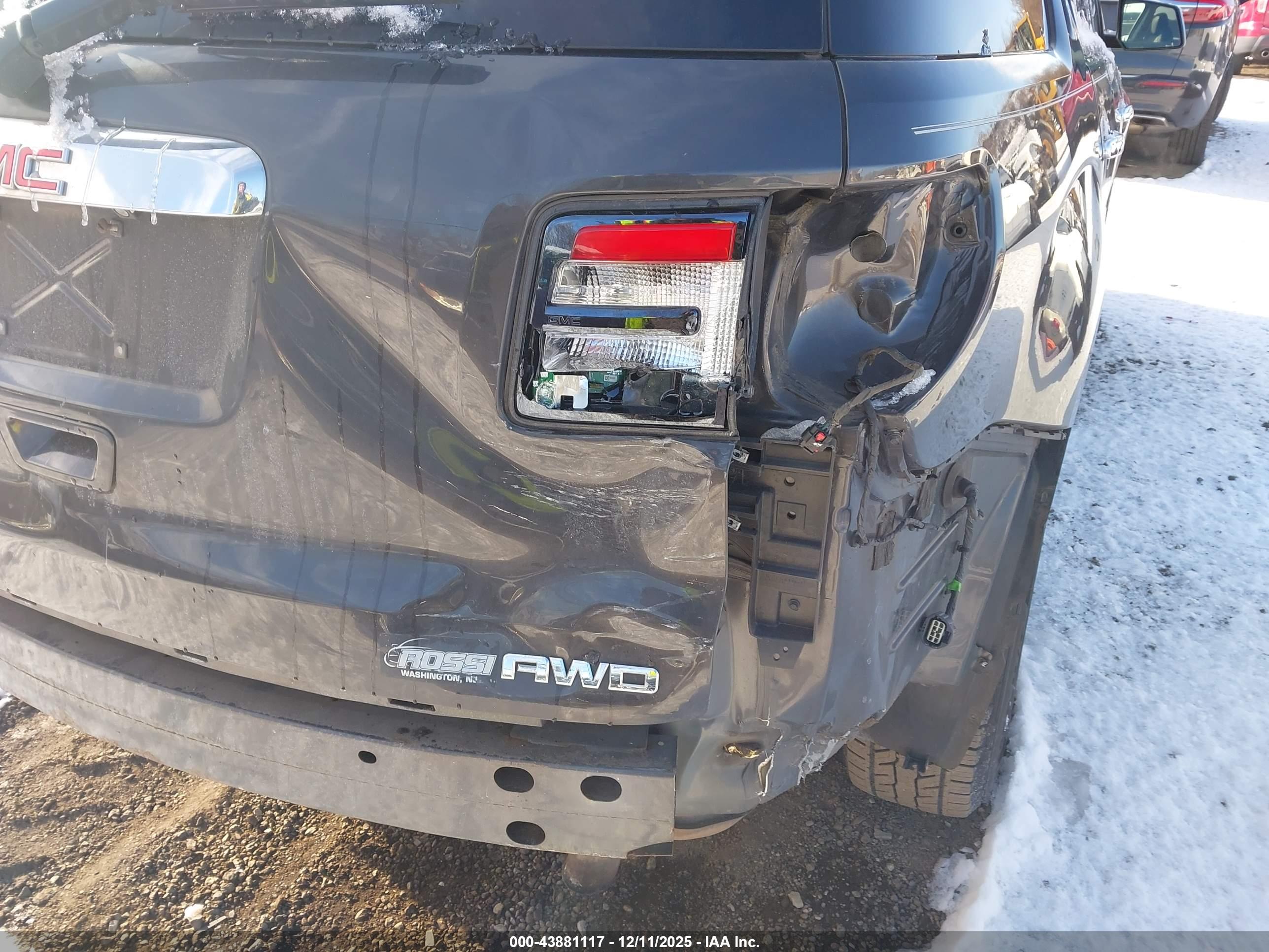 GMC ACADIA image 6