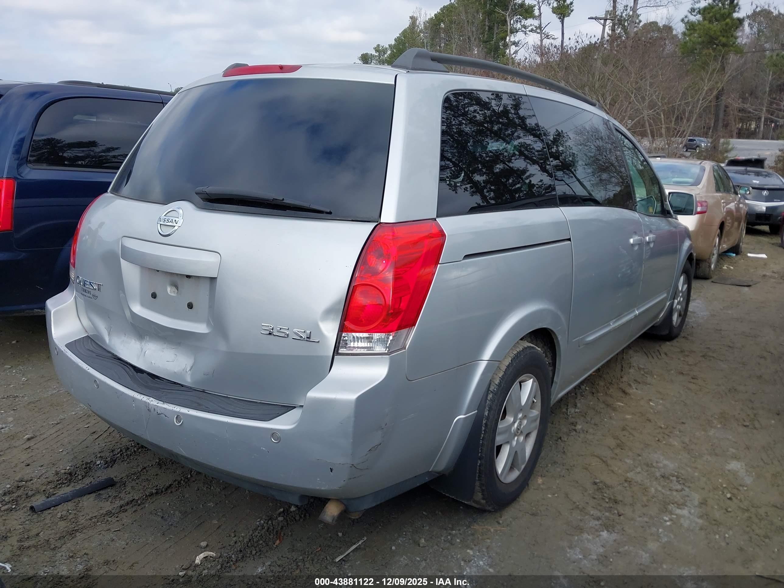 NISSAN QUEST image 4