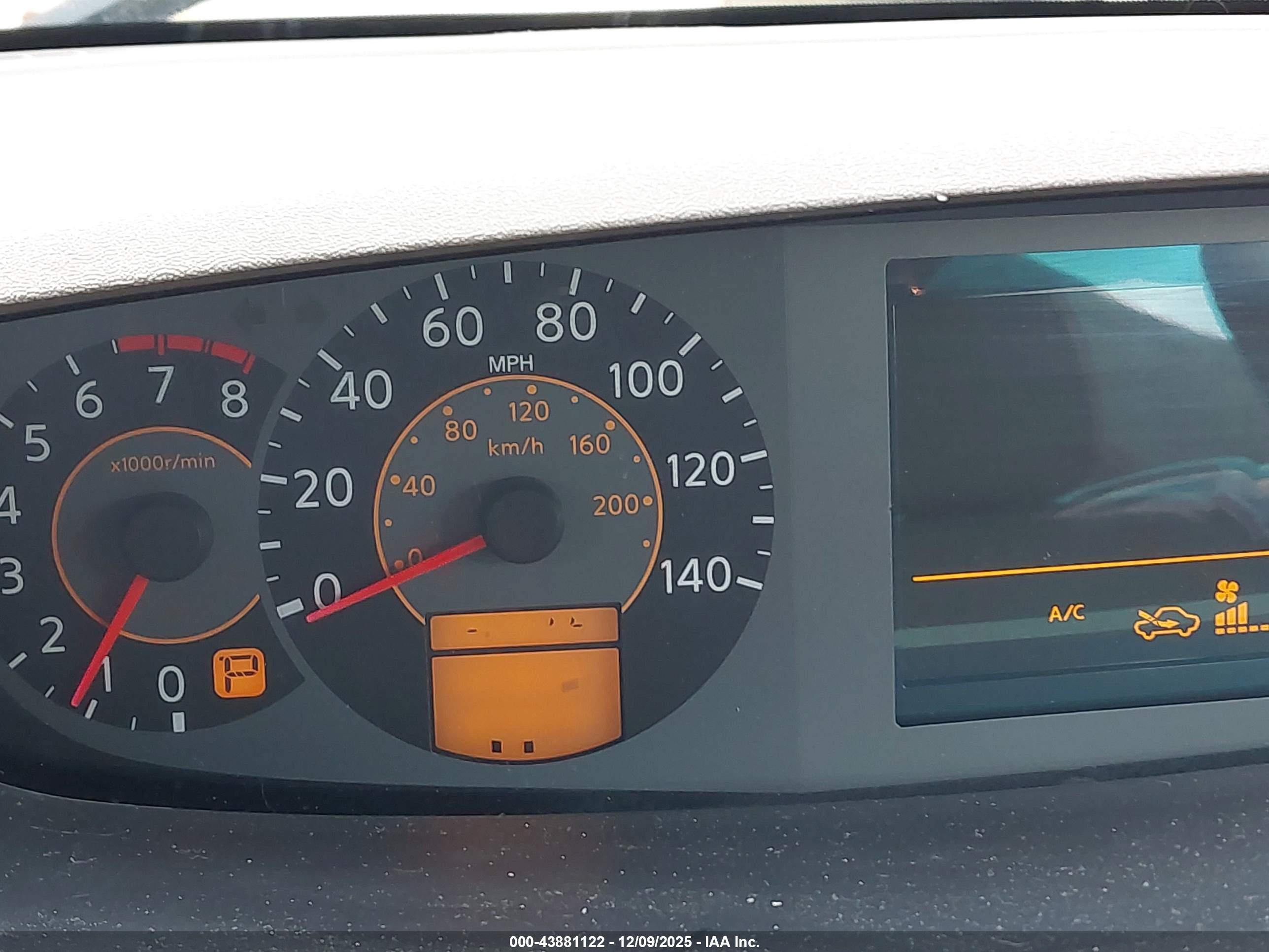 NISSAN QUEST image 7