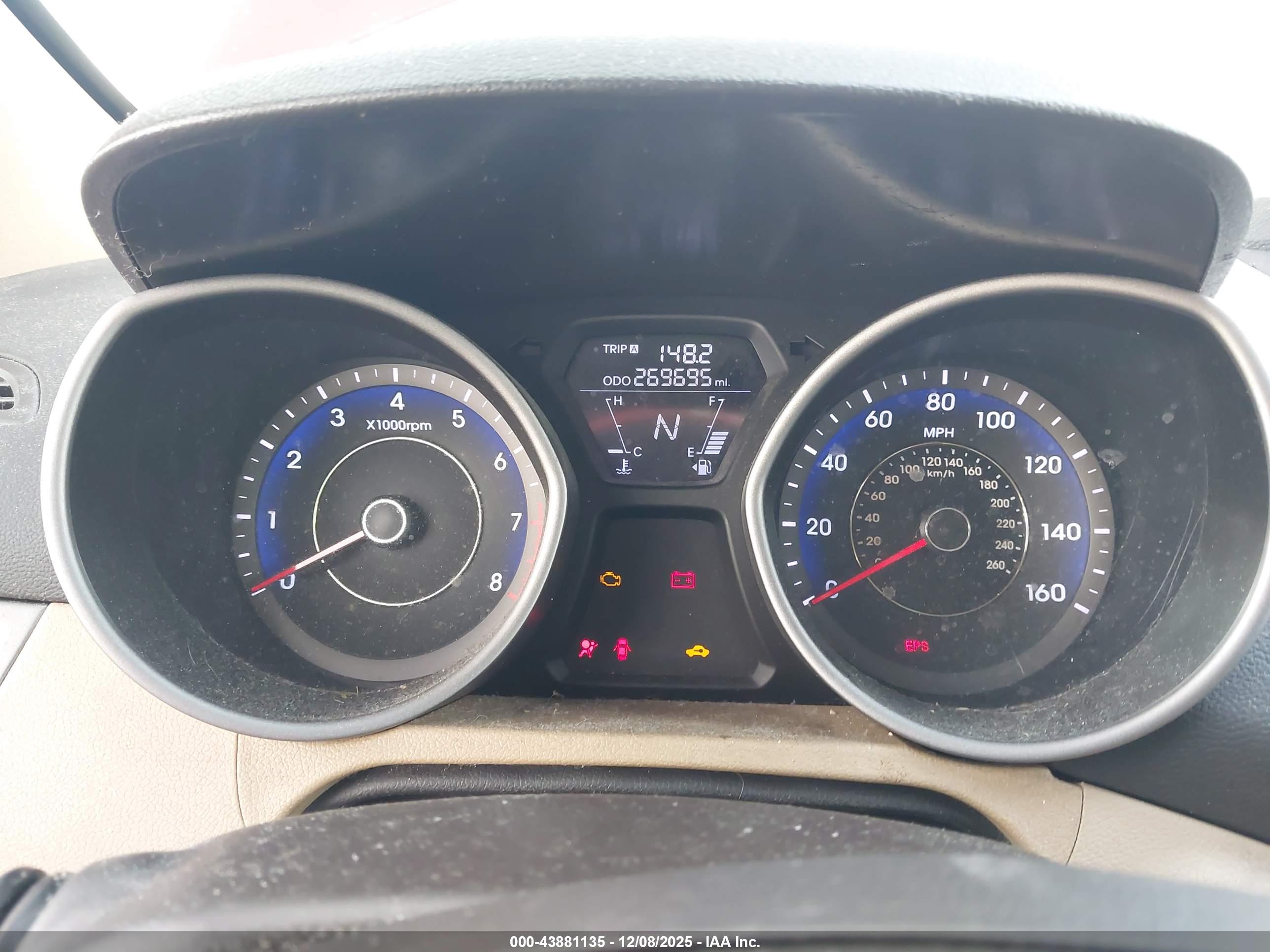 HYUNDAI ELANTRA image 7