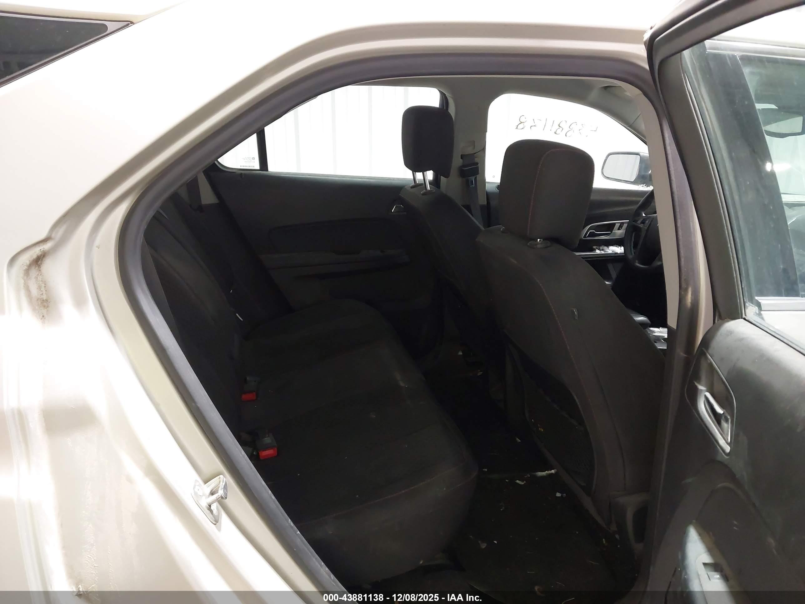 CHEVROLET EQUINOX image 8