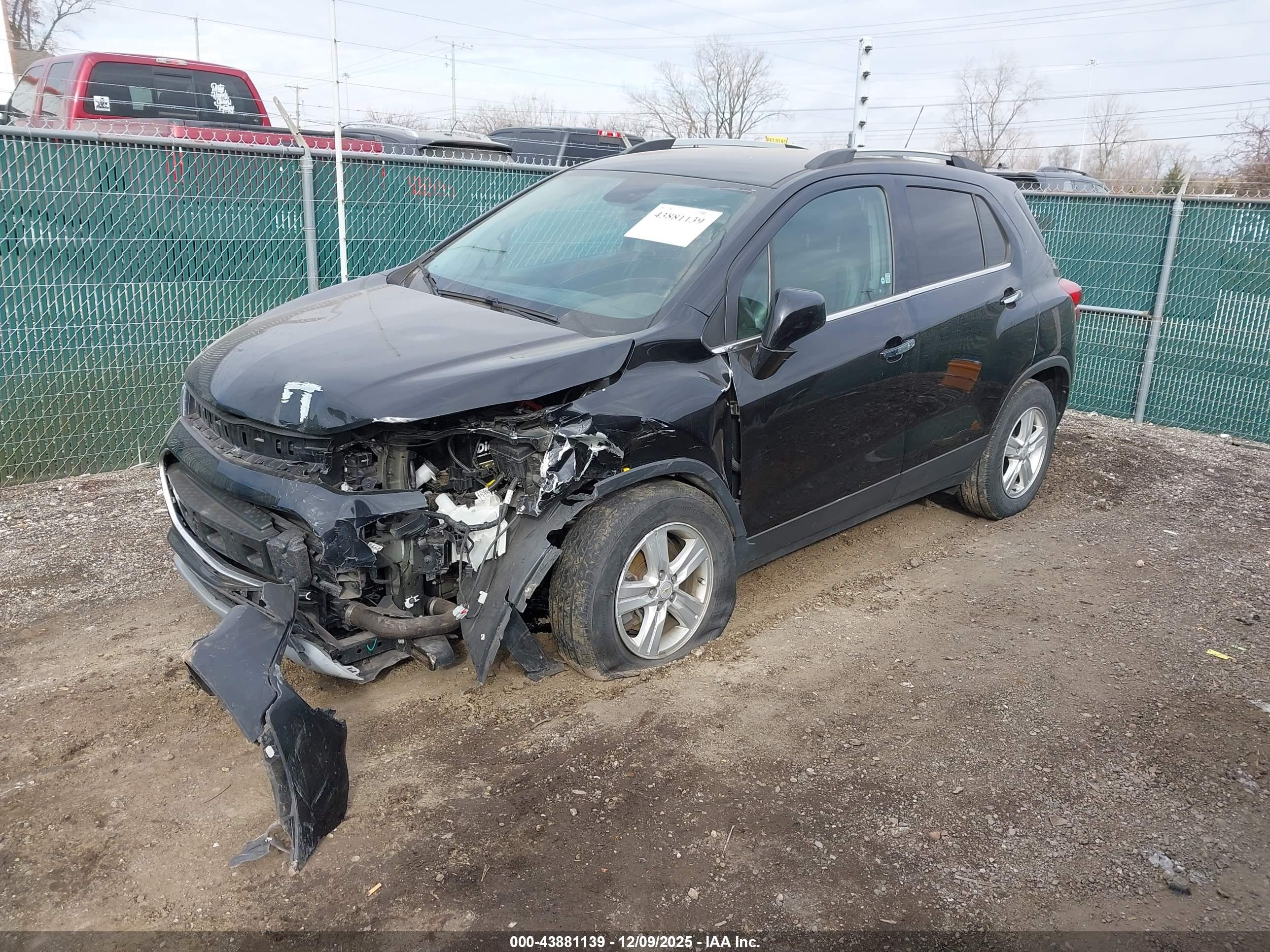 CHEVROLET TRAX image 2