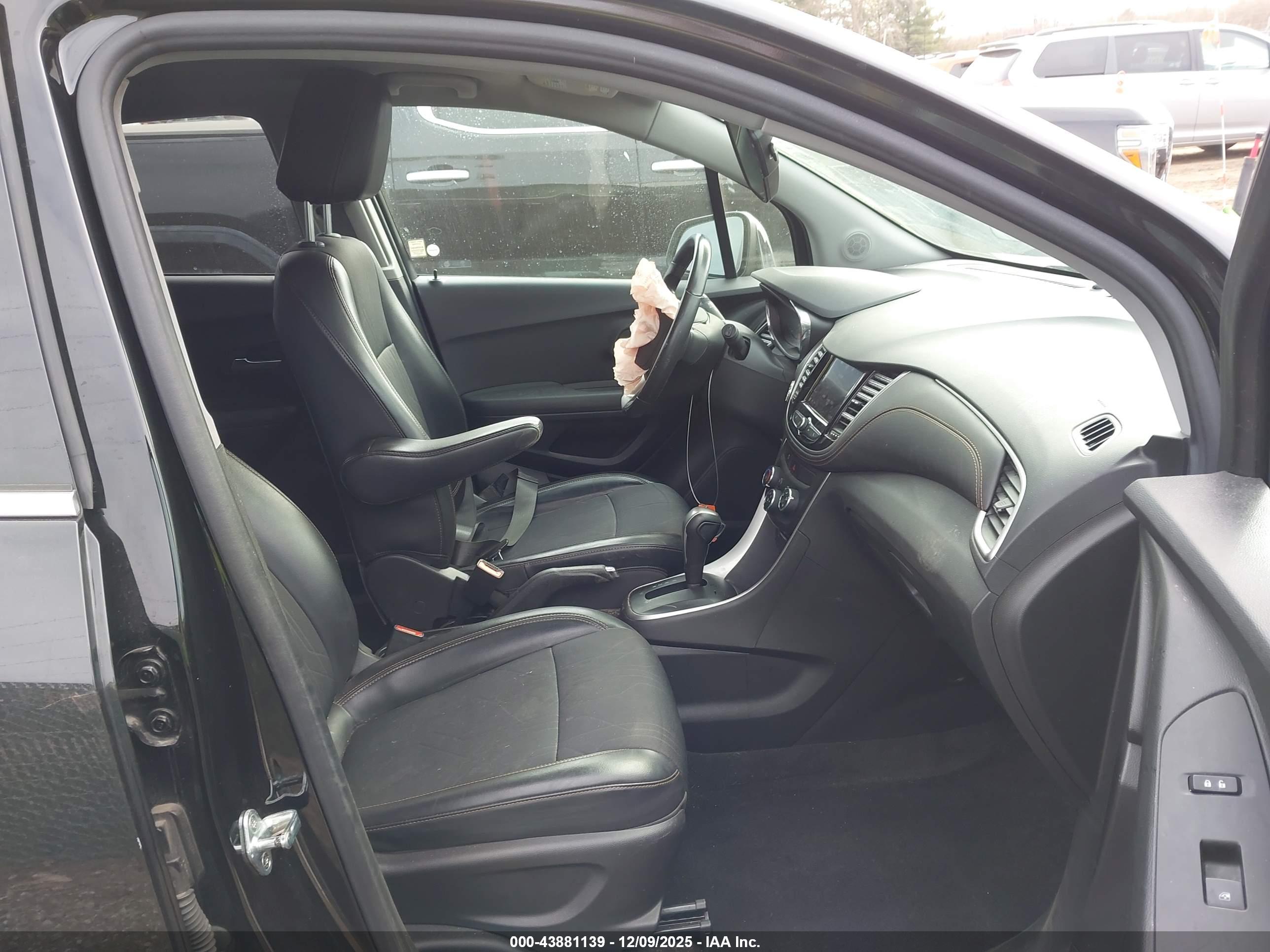 CHEVROLET TRAX image 5