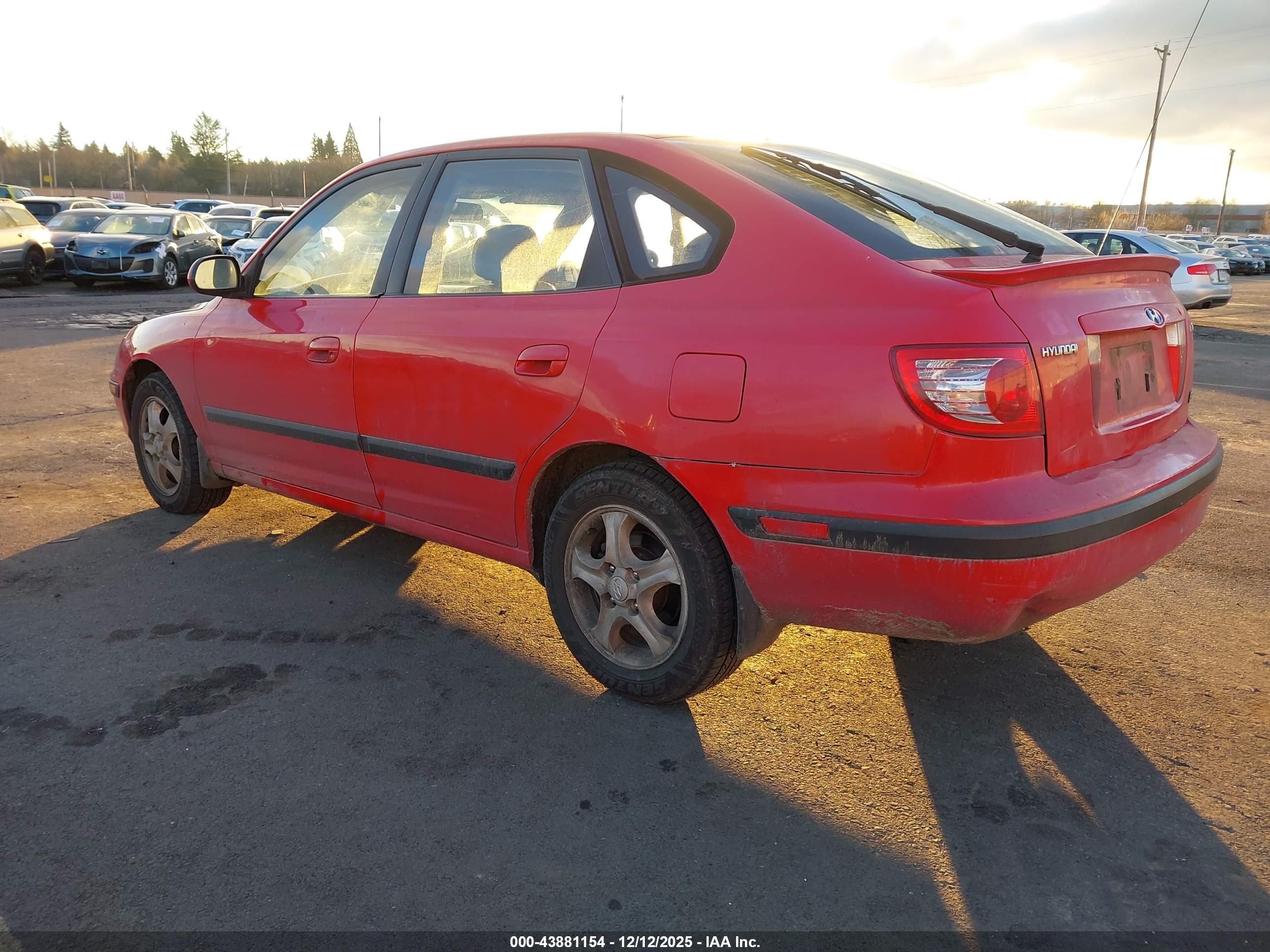 HYUNDAI ELANTRA image 3